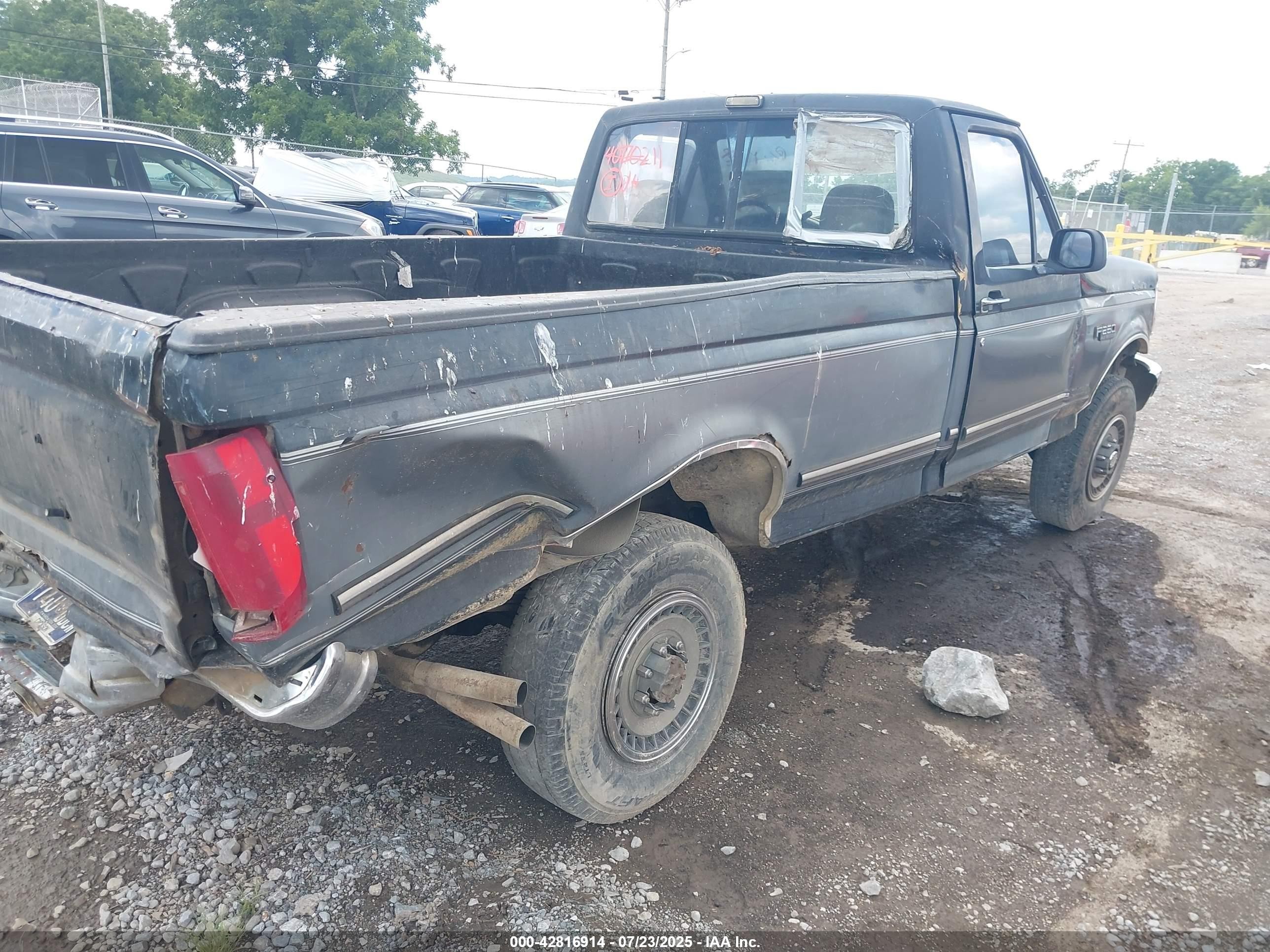 1993 Ford F250   Blue vin: 1FTHF26H4PLB00833