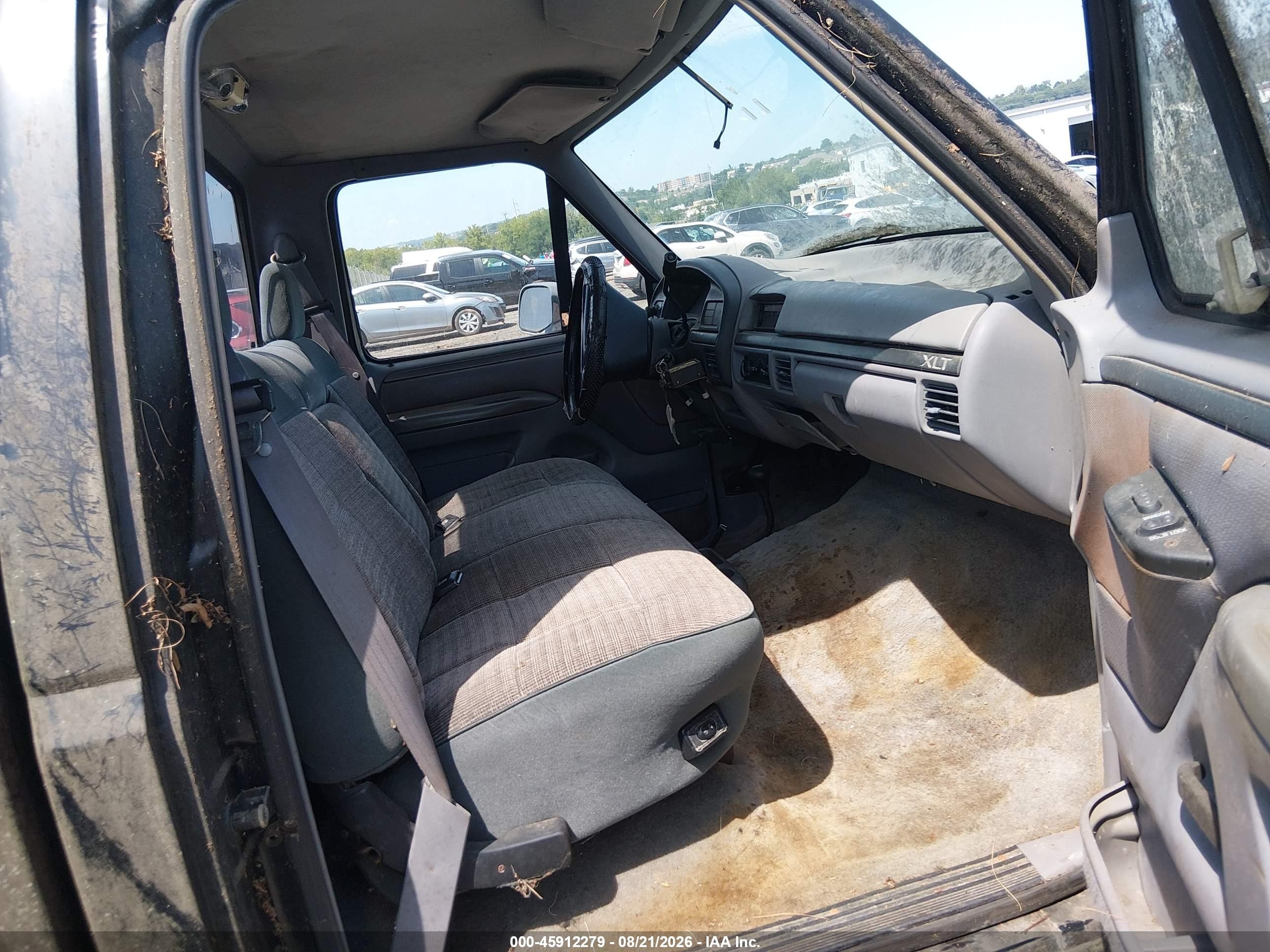 1995 Ford F250   Black vin: 1FTHF26H5SNB01177