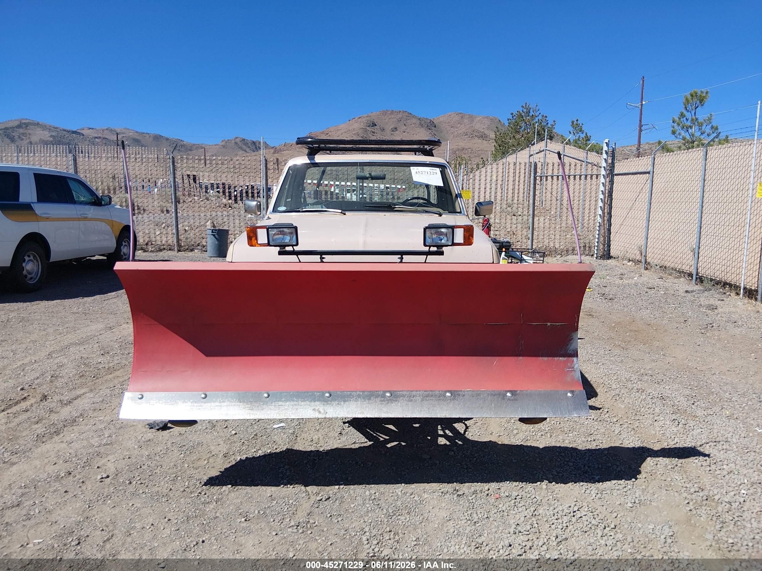 1987 Ford F250   Brown vin: 1FTHF26L1HPB44643