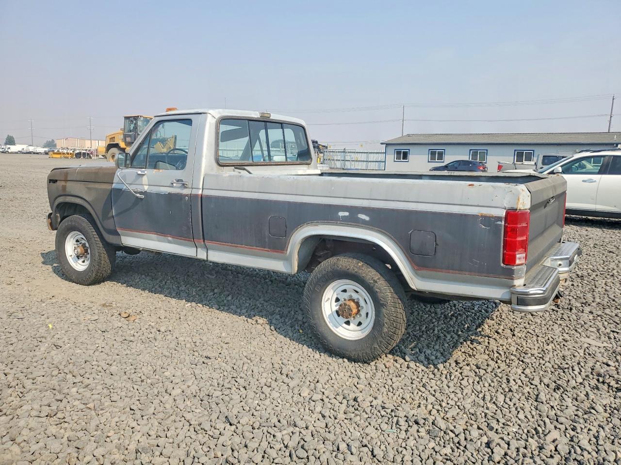 1985 Ford F250 Two Tone vin: 1FTHF26L8FPB34639