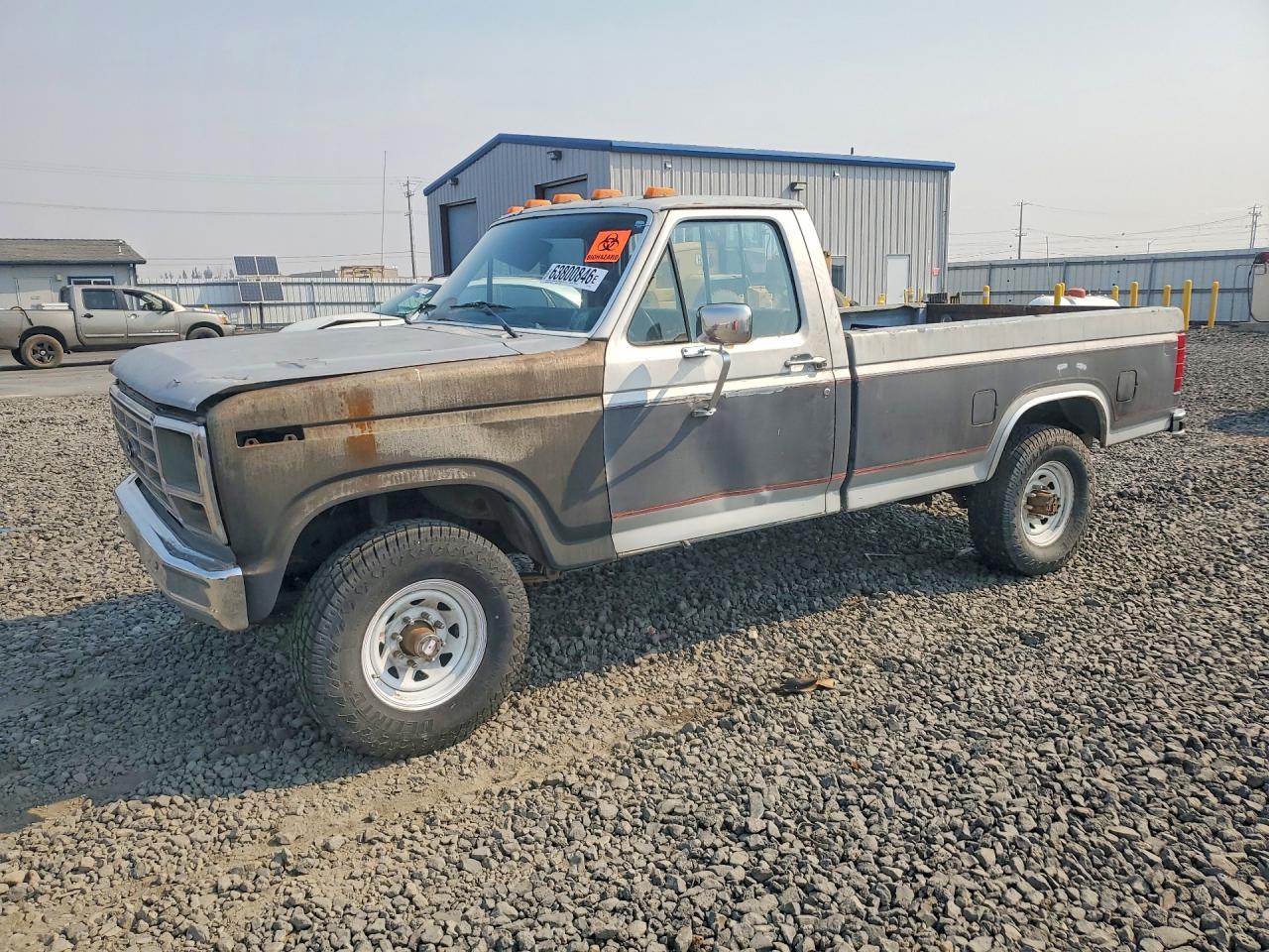 1985 Ford F250 Two Tone vin: 1FTHF26L8FPB34639