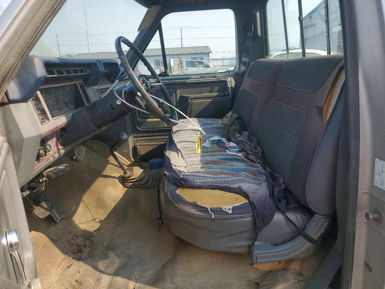 1985 Ford F250 Two Tone vin: 1FTHF26L8FPB34639