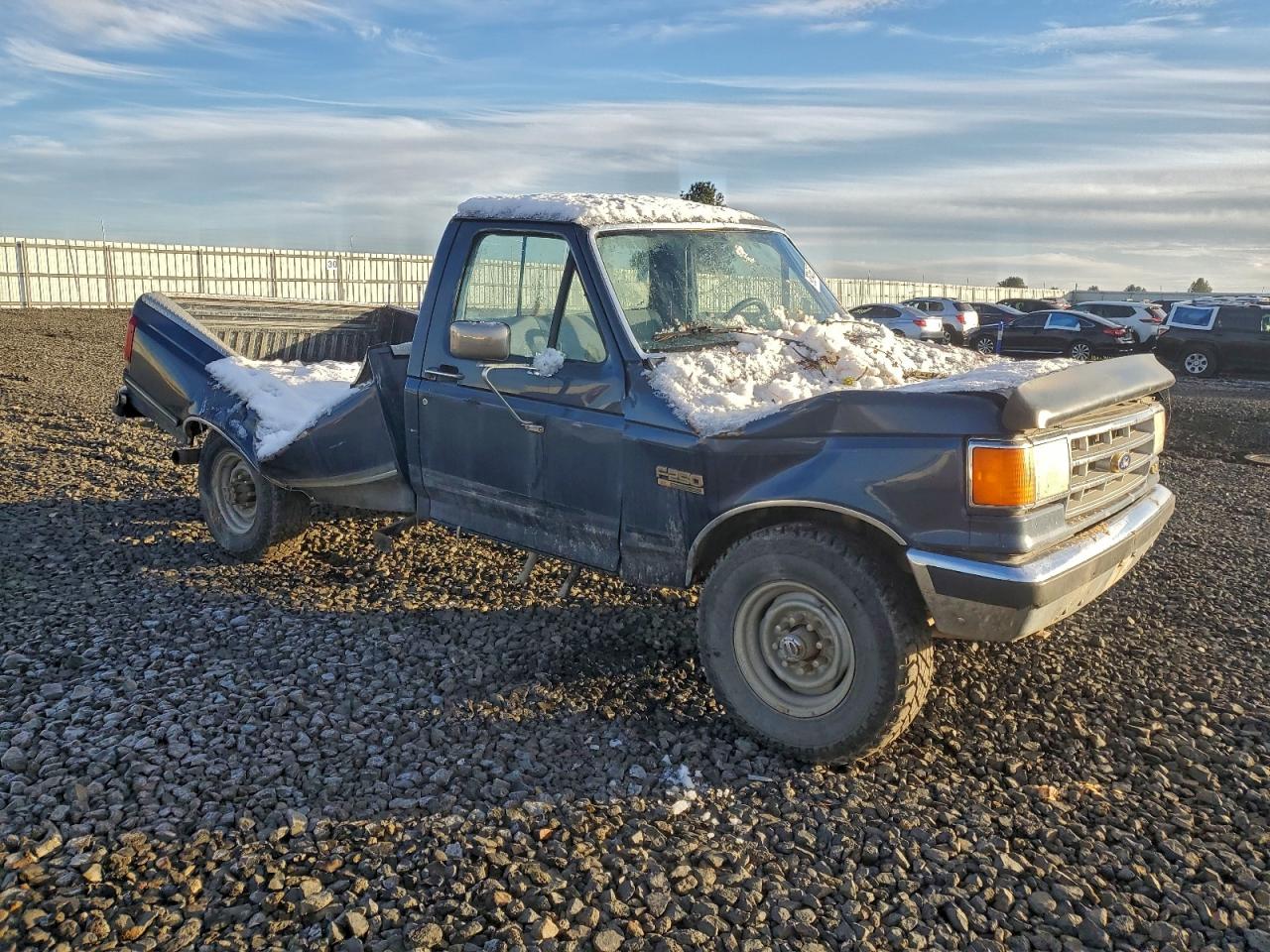 1987 Ford F250 Blue vin: 1FTHF26L8HPA57385