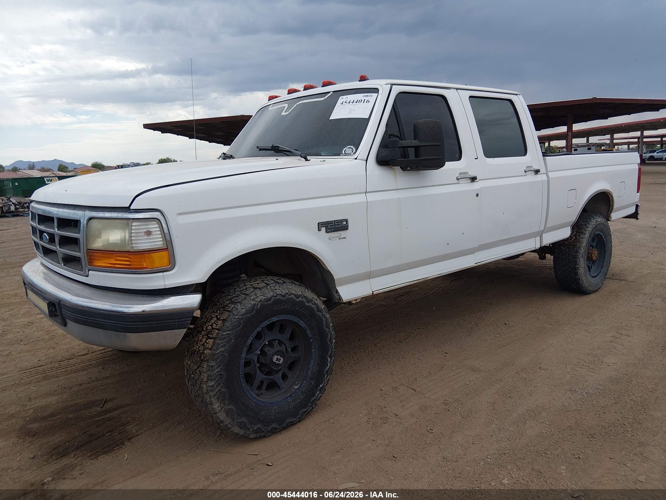 1996 Ford F250   White vin: 1FTHW25G9TEB70903