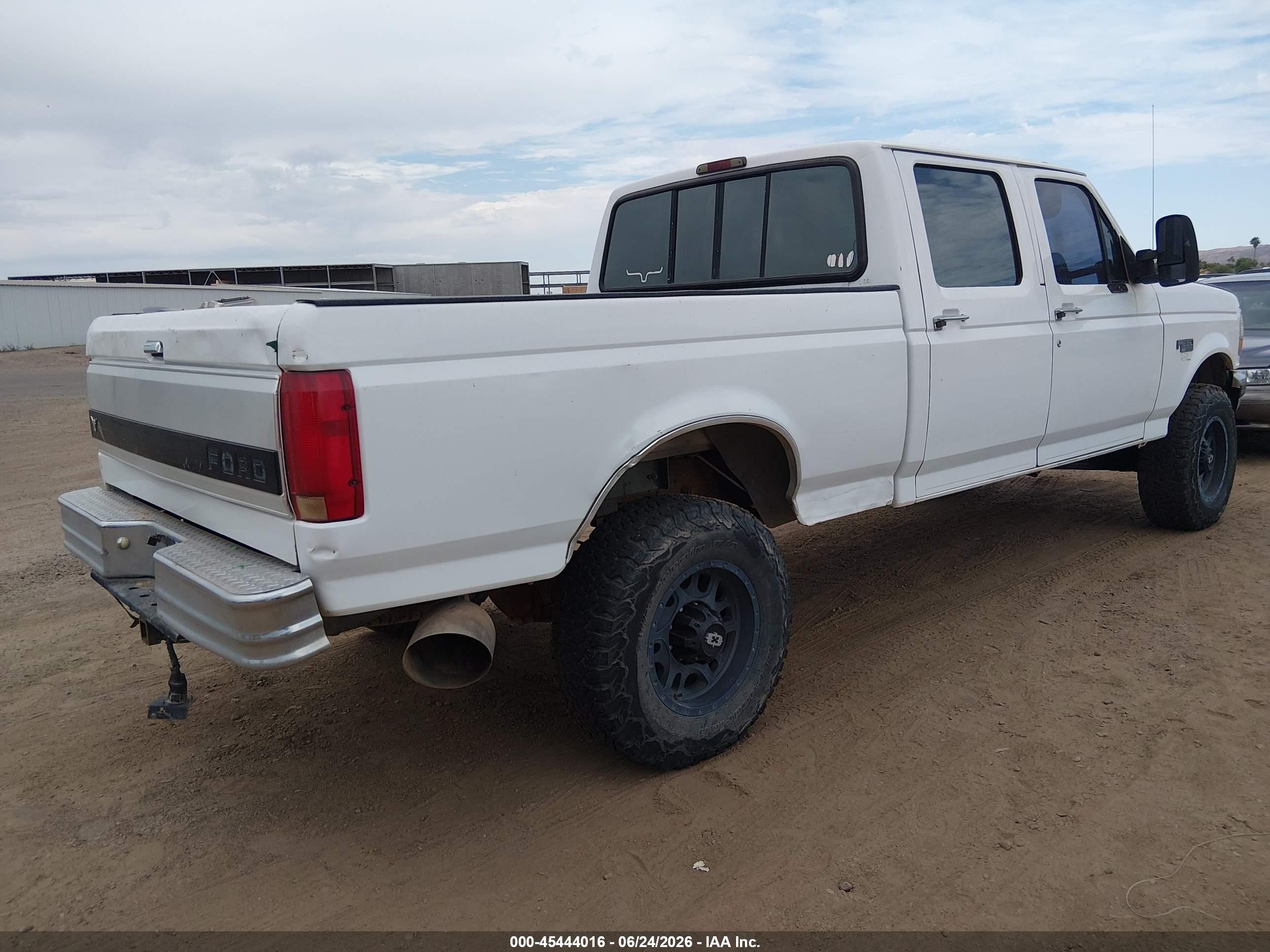 1996 Ford F250   White vin: 1FTHW25G9TEB70903