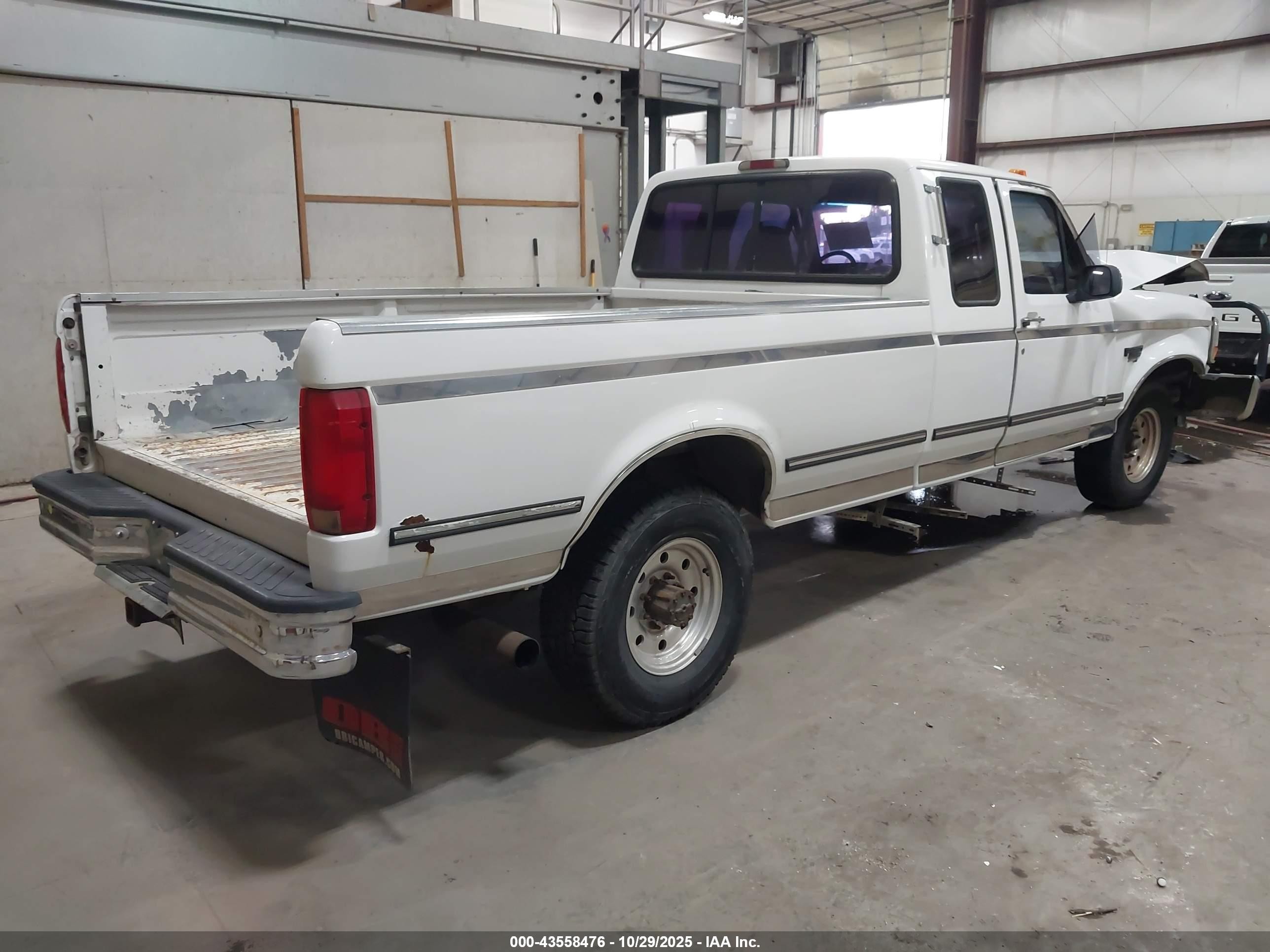 1995 Ford F250   White vin: 1FTHX25F8SKB76602