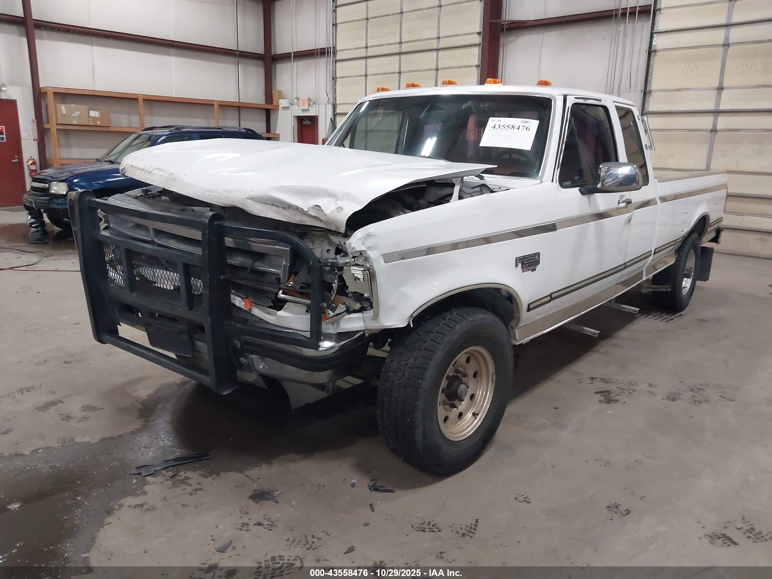 1995 Ford F250   White vin: 1FTHX25F8SKB76602