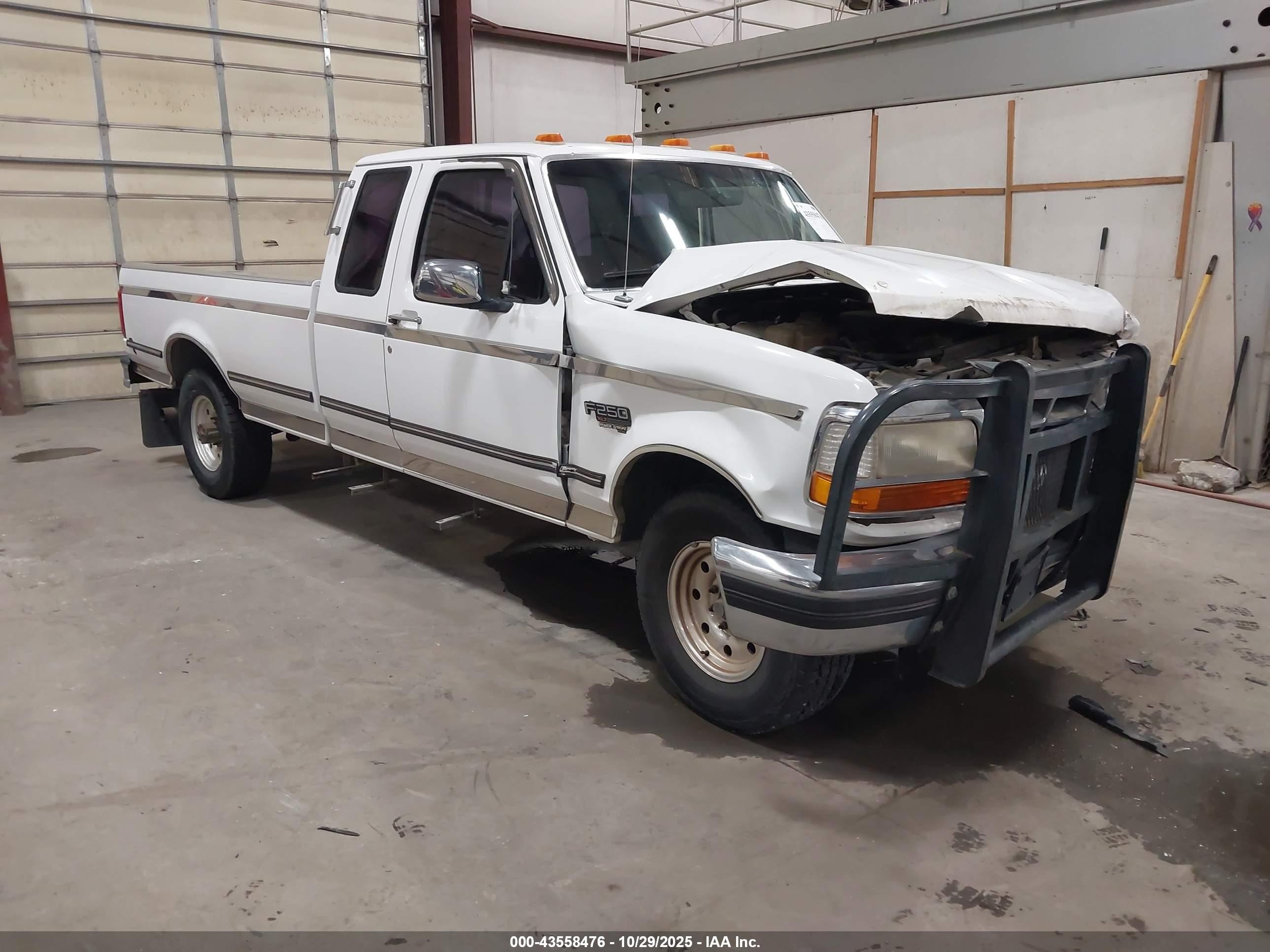 1995 Ford F250   White vin: 1FTHX25F8SKB76602