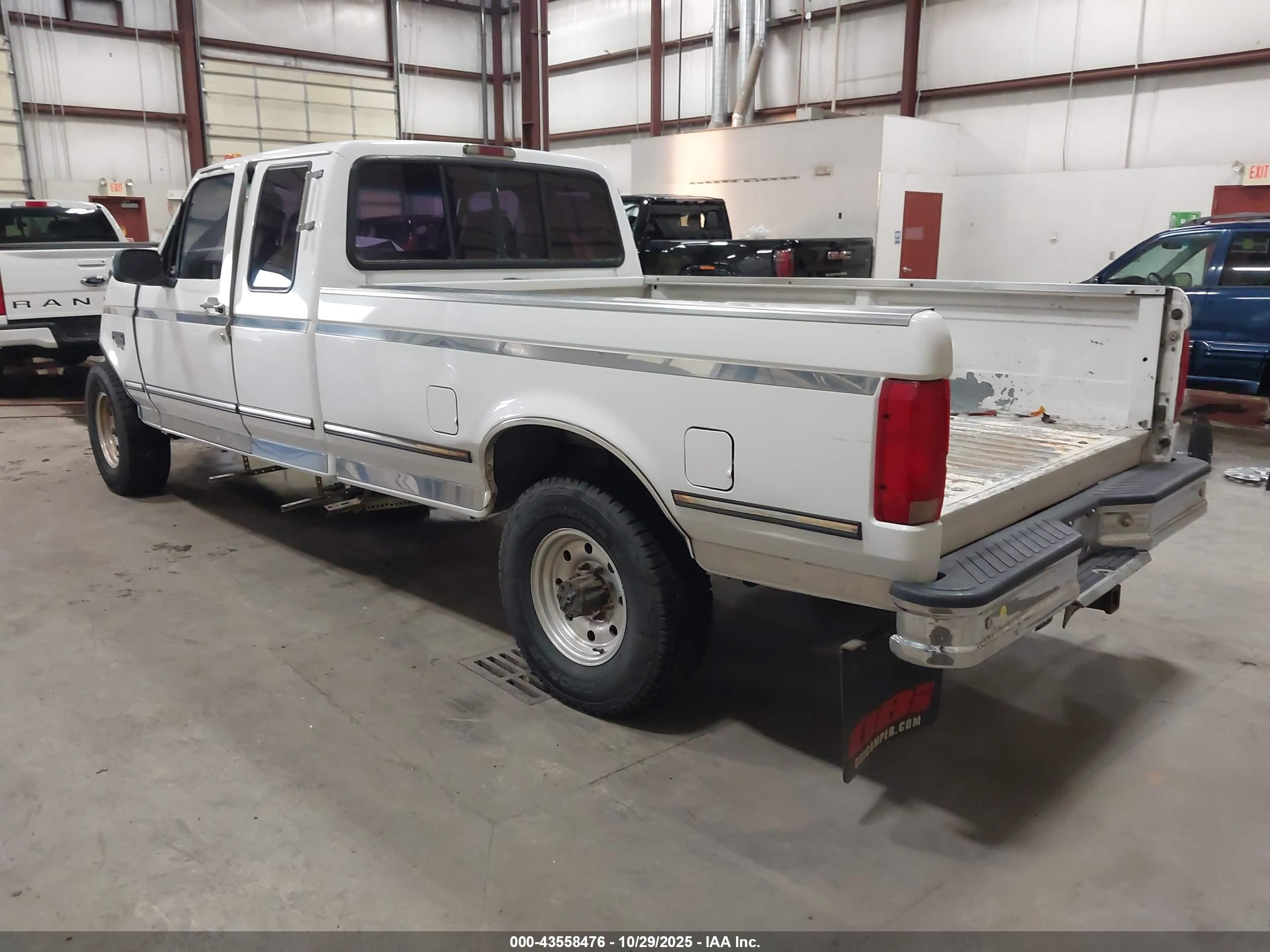 1995 Ford F250   White vin: 1FTHX25F8SKB76602