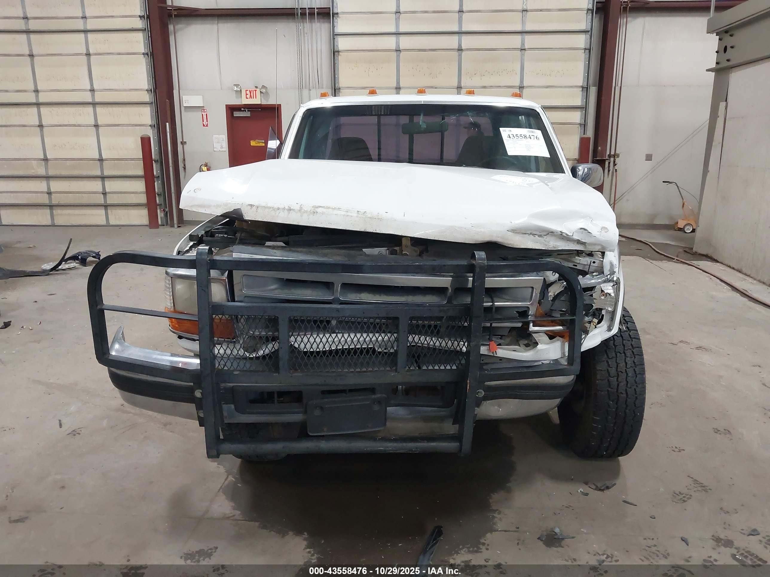 1995 Ford F250   White vin: 1FTHX25F8SKB76602