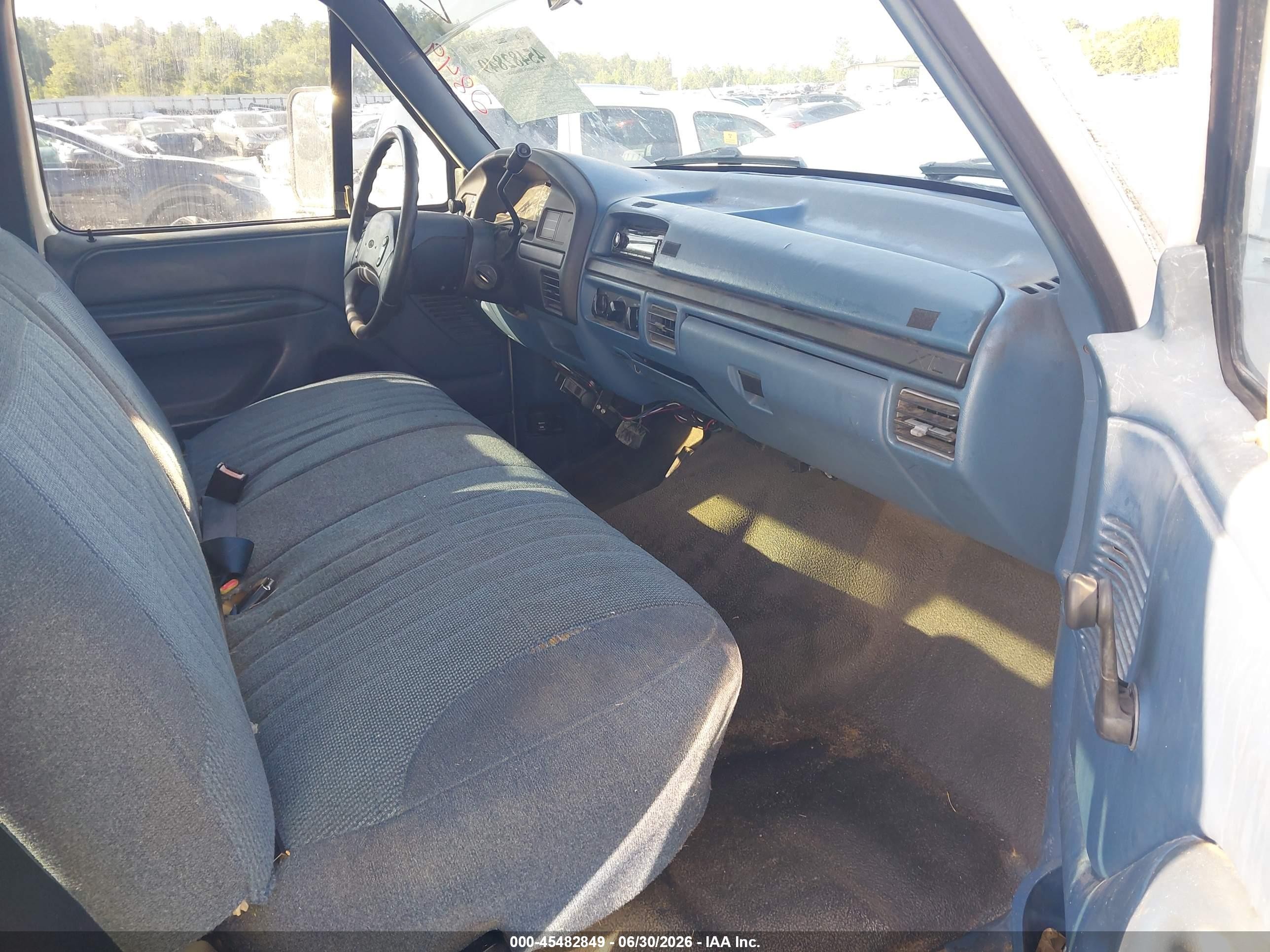 1996 Ford F250   White vin: 1FTHX25FXTEB10990