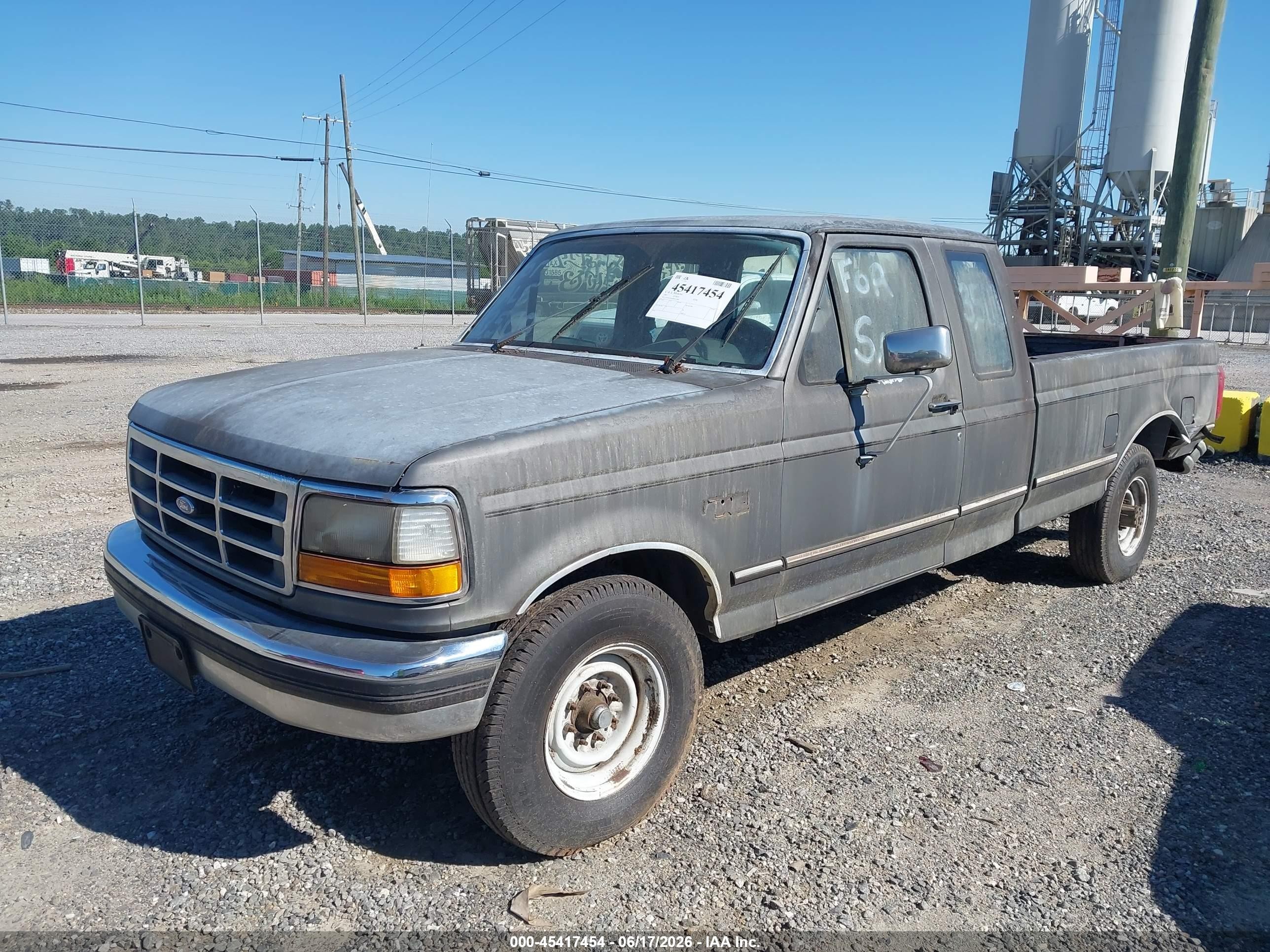1993 Ford F250   Gray vin: 1FTHX25G0PKB27460