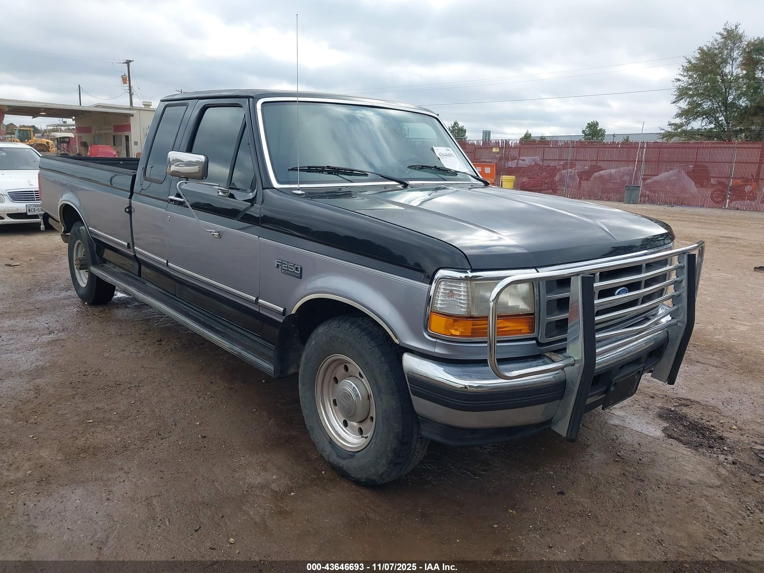 1996 Ford F250   Black vin: 1FTHX25G0TEB72990