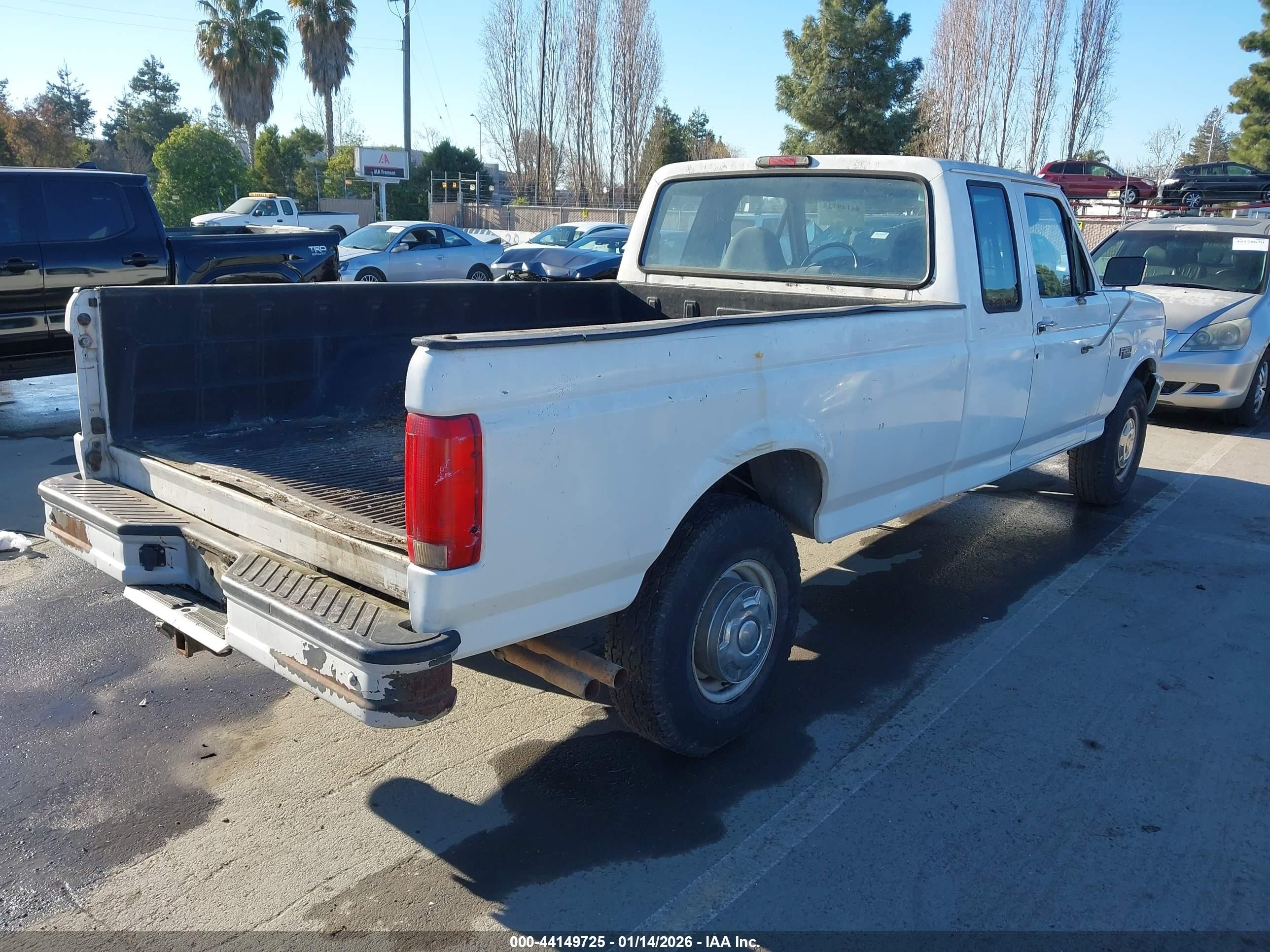 1997 Ford F-250 Xl White vin: 1FTHX25G1VEC93160