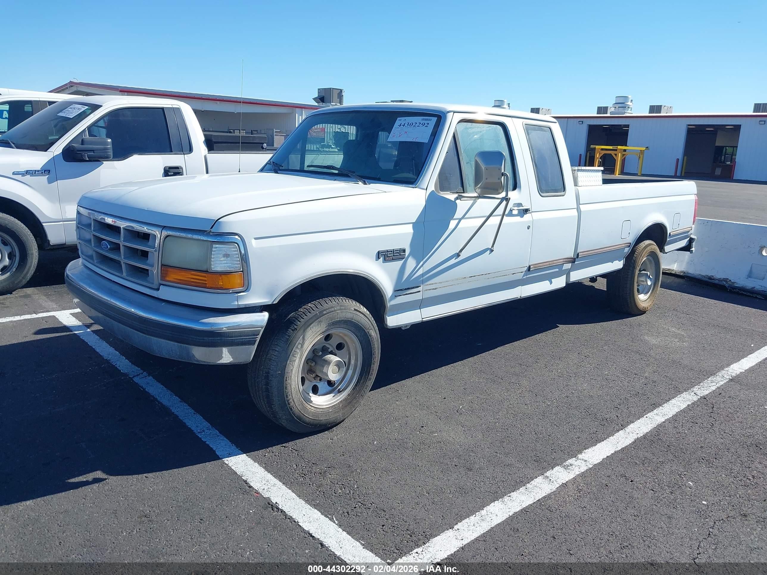 1993 Ford F250   White vin: 1FTHX25G2PKA15243
