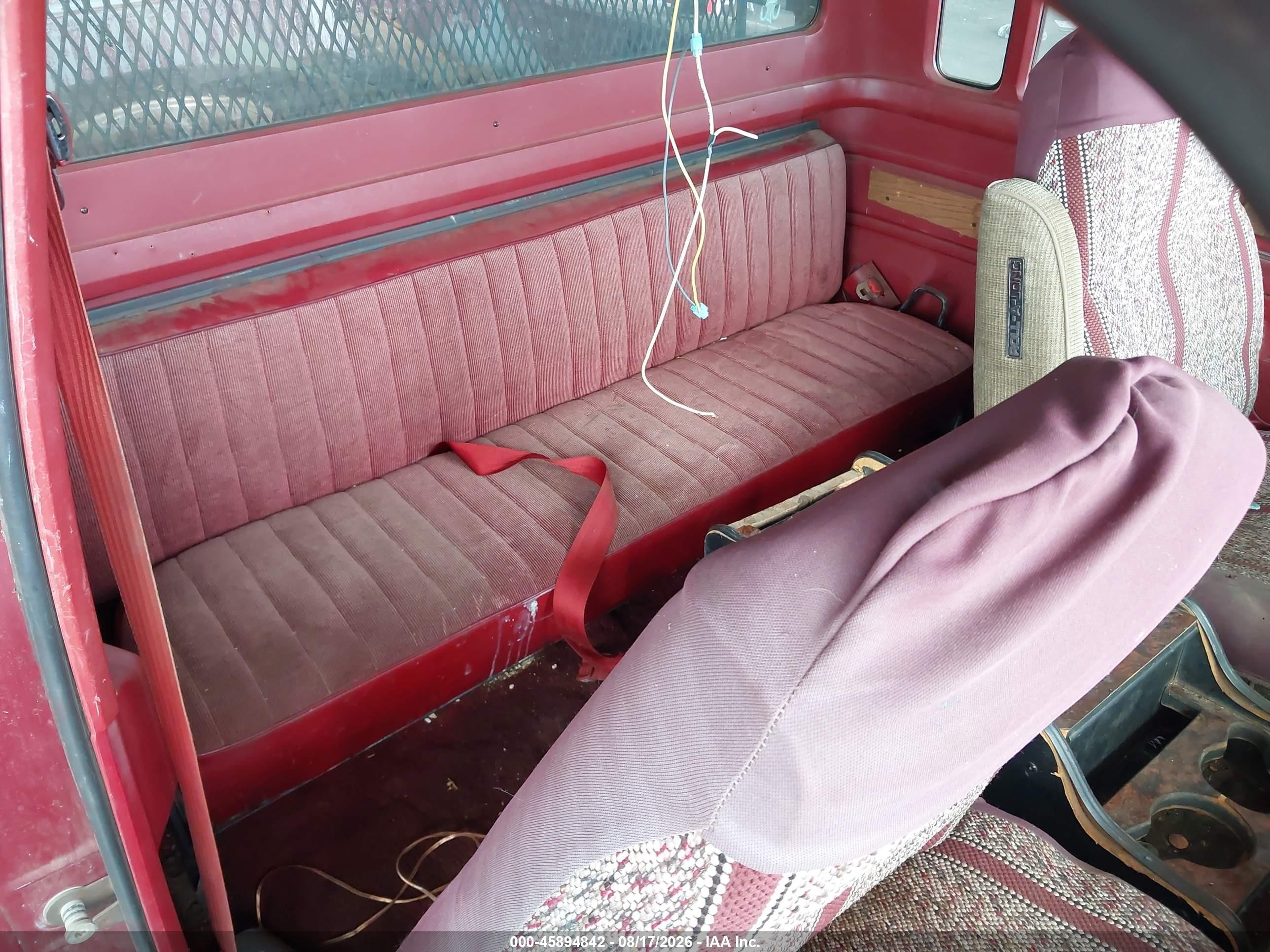 1988 Ford F250   Red vin: 1FTHX25G5JKA98898