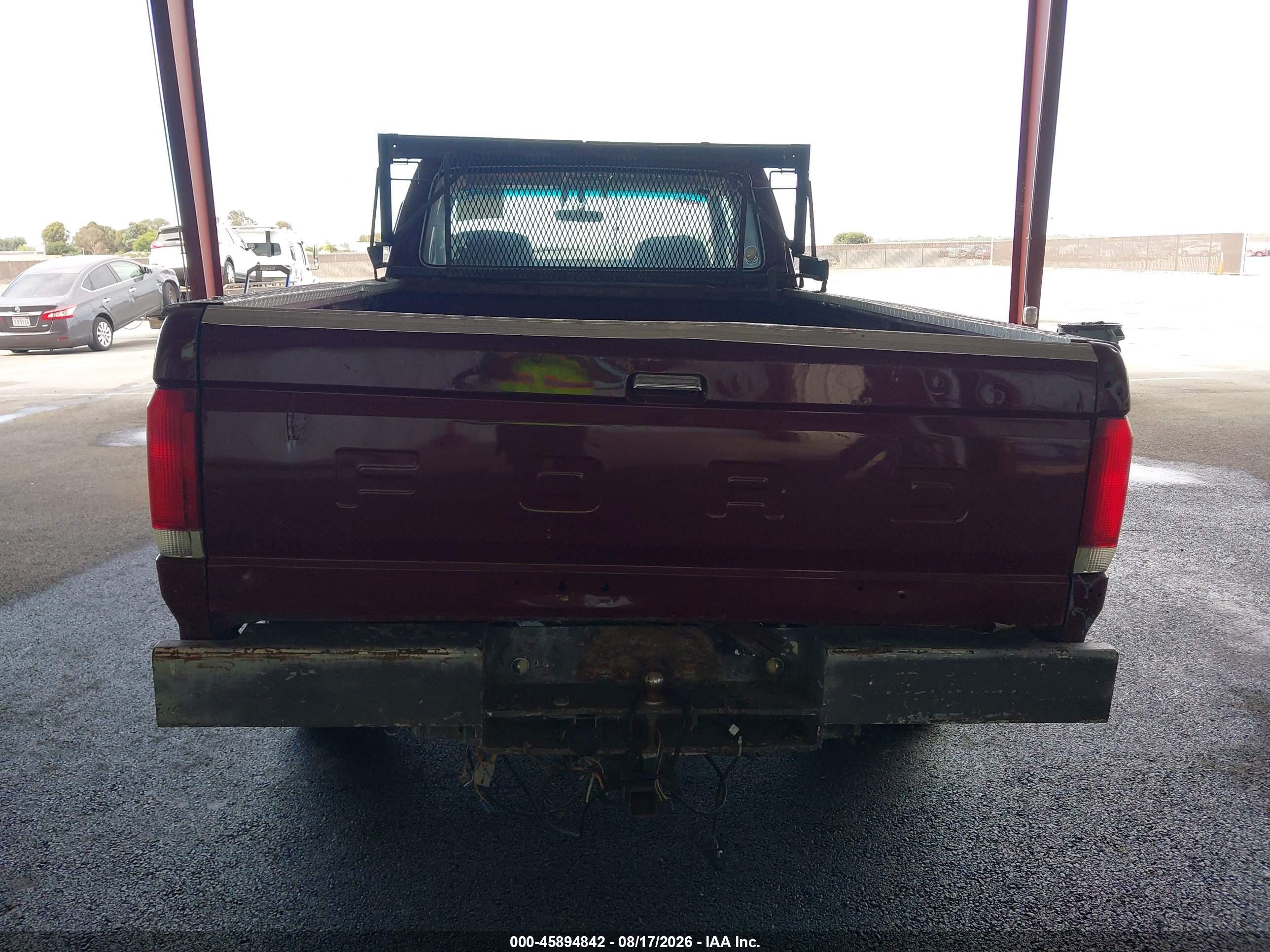 1988 Ford F250   Red vin: 1FTHX25G5JKA98898