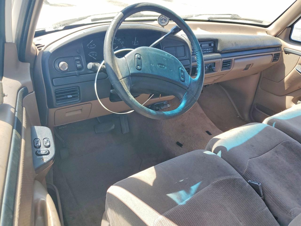 1997 Ford F250 White vin: 1FTHX25GXVEC01009