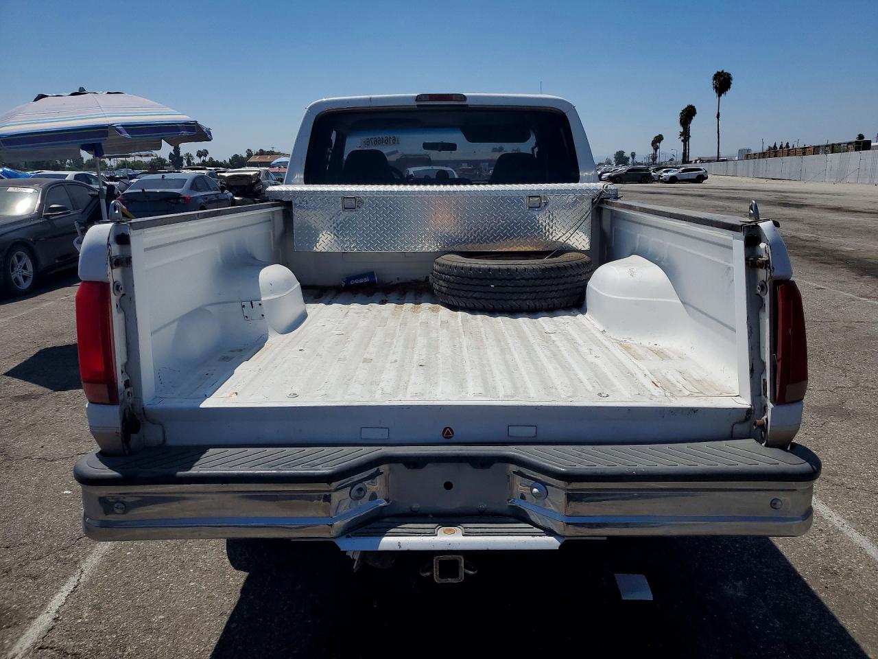 1997 Ford F250 White vin: 1FTHX25GXVEC01009