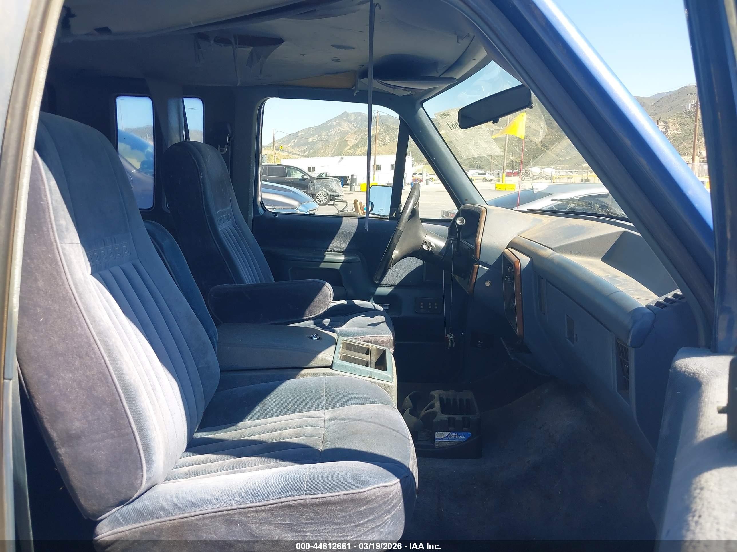 1987 Ford F250   Blue vin: 1FTHX25H3HKA11311