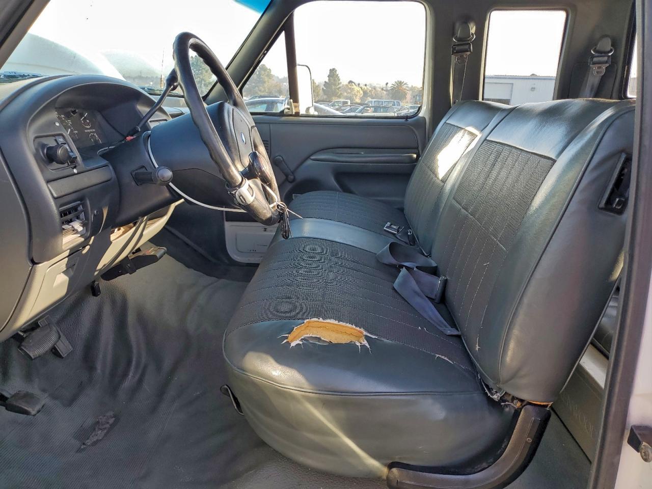 1993 Ford F250 White vin: 1FTHX25H5PKA41148