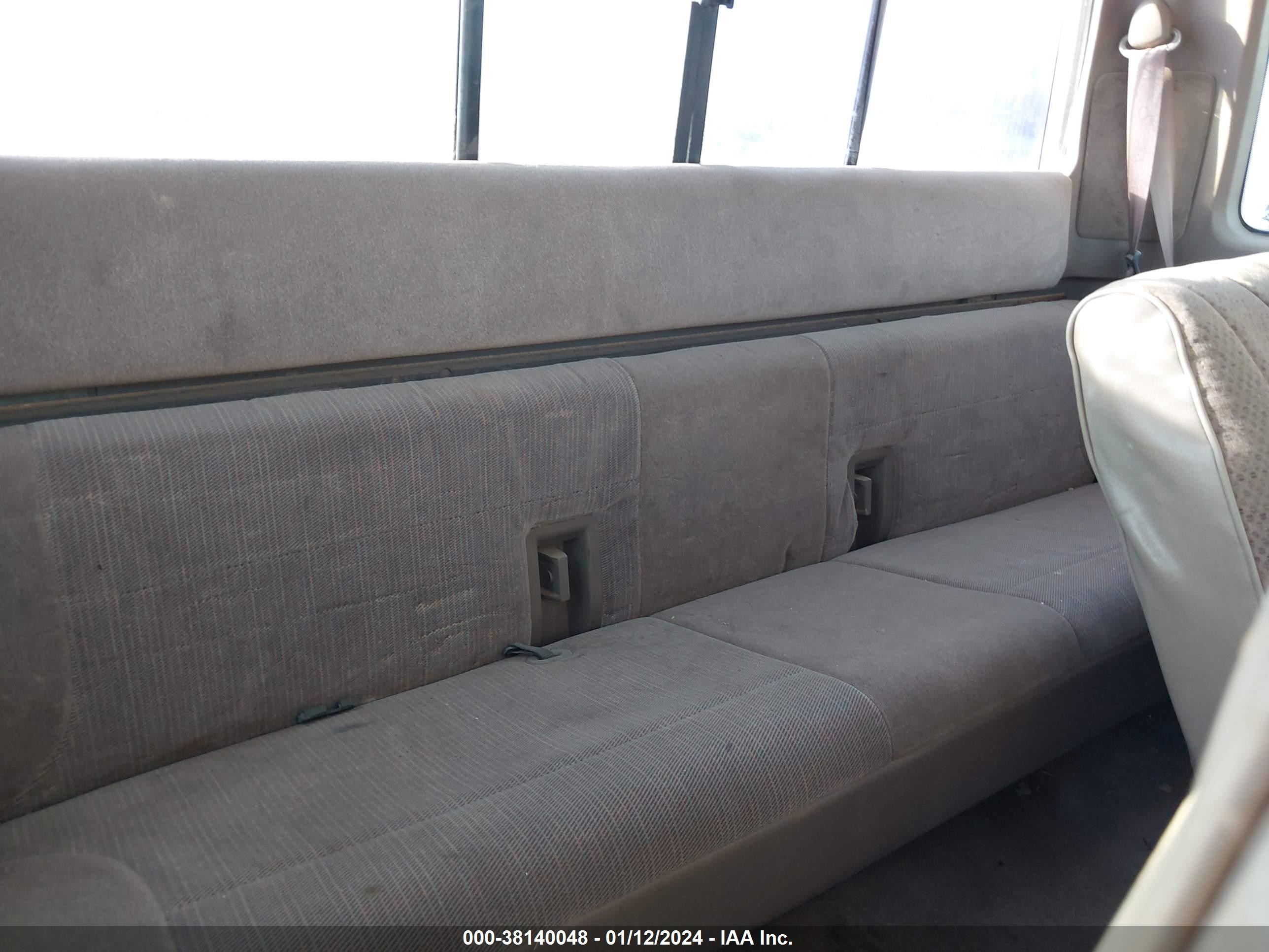 1994 Ford F250   White vin: 1FTHX25H6RKC01430