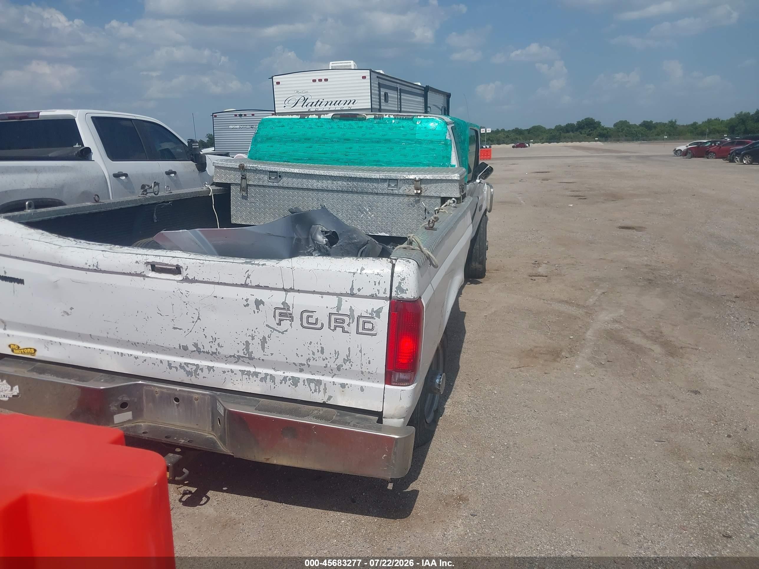 1996 Ford F250 White vin: 1FTHX25H6TEB46659