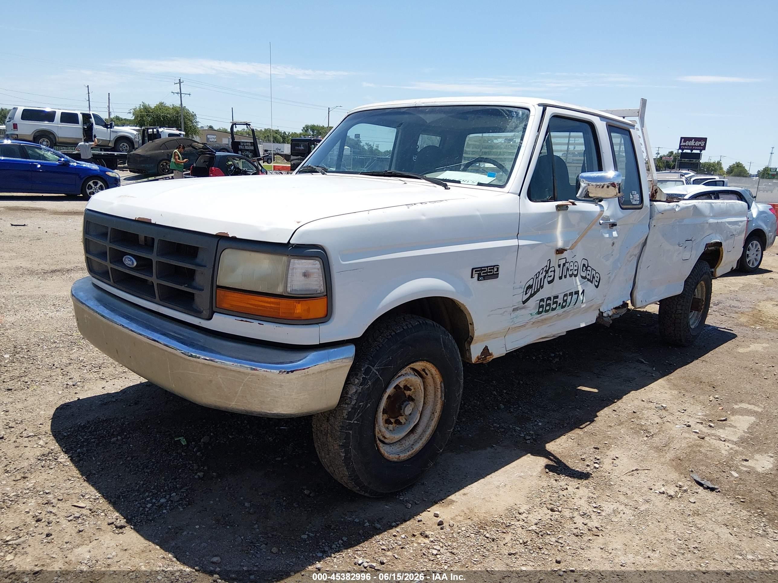 1995 Ford F250   White vin: 1FTHX25HXSKC00836