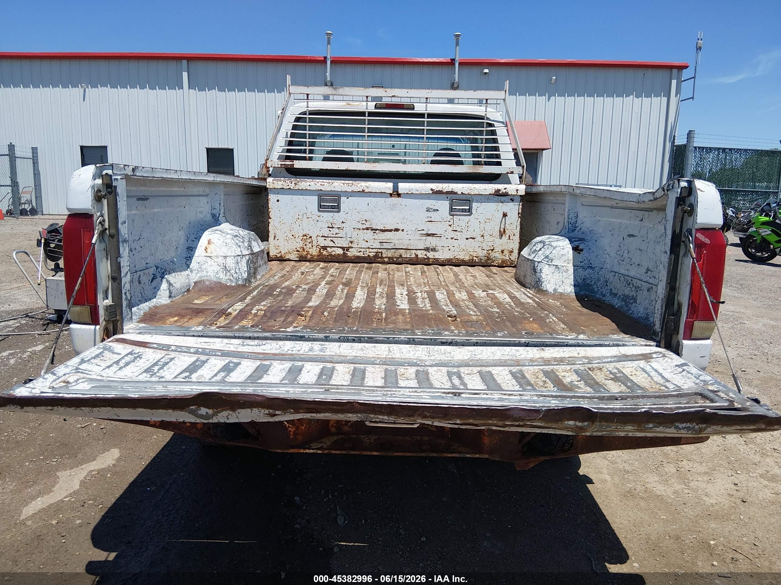 1995 Ford F250   White vin: 1FTHX25HXSKC00836