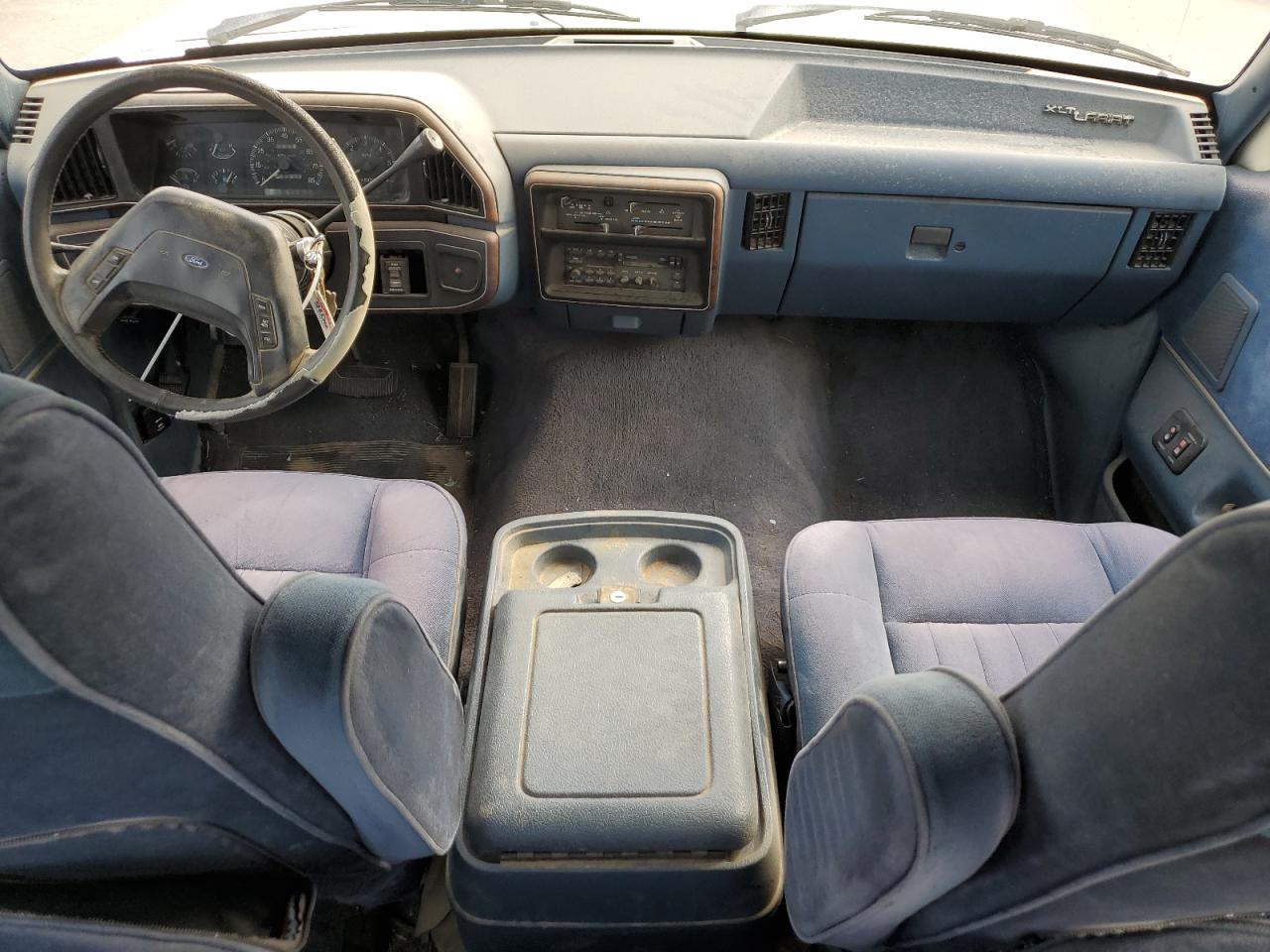 1987 Ford F250 Two Tone vin: 1FTHX25L1HKA24949