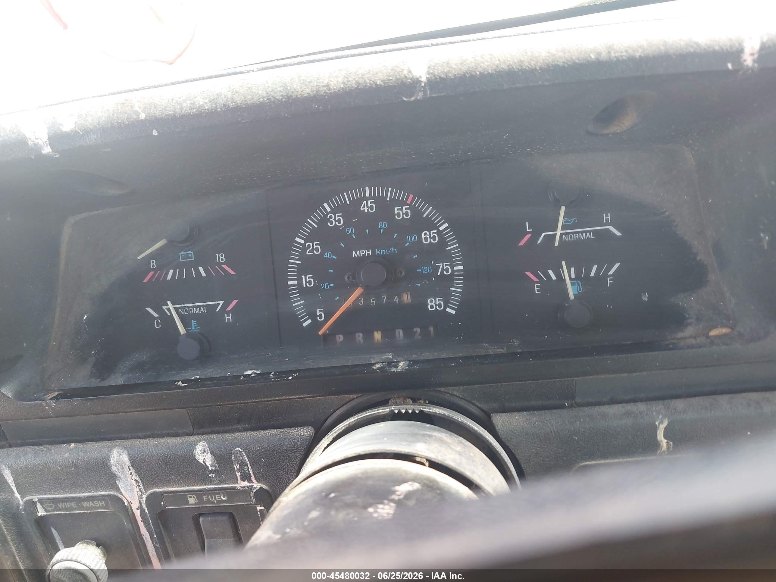 1987 Ford F250   White vin: 1FTHX25L2HKB06379