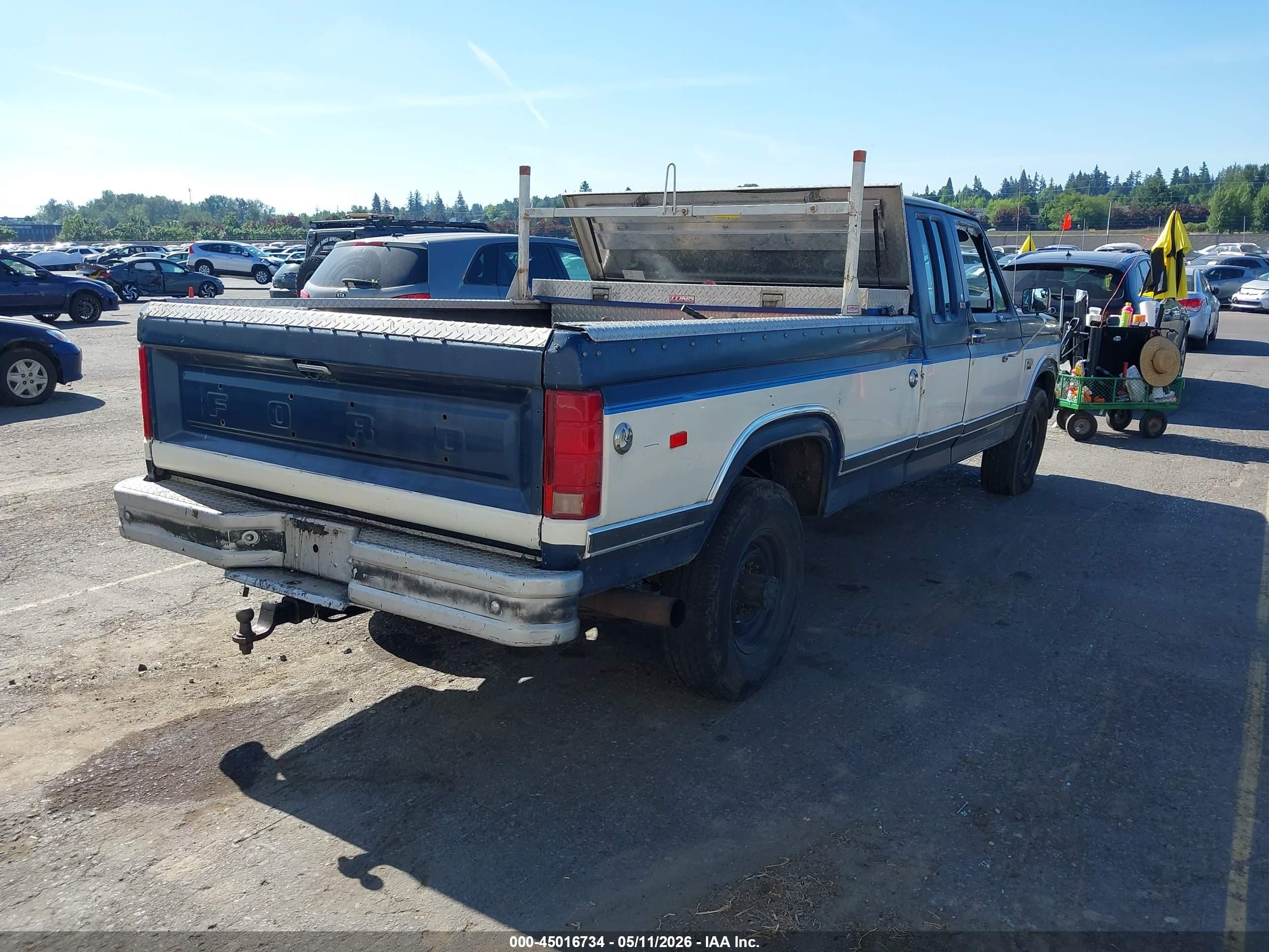 1986 Ford F250   Blue vin: 1FTHX25L3GKB59901
