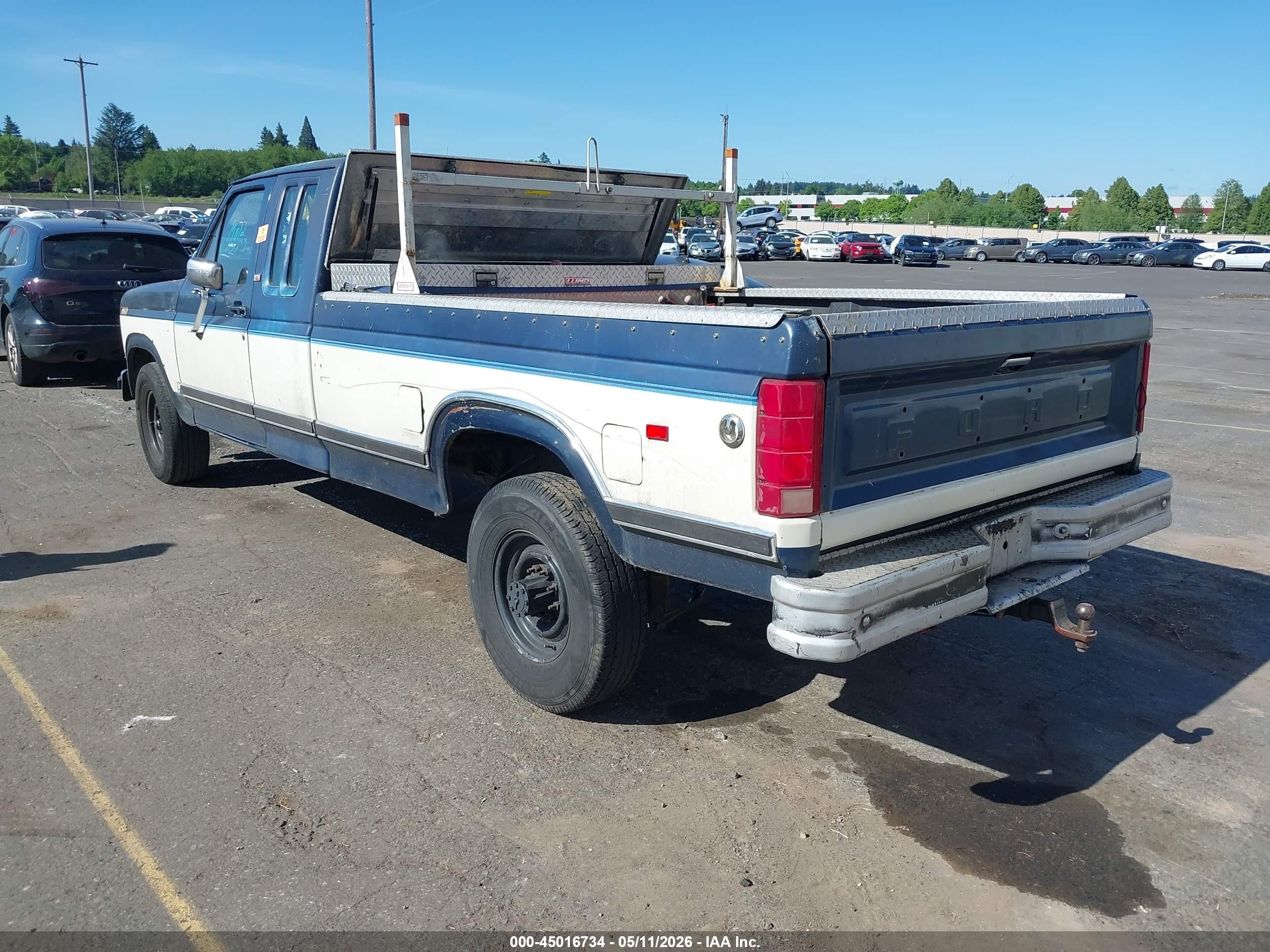 1986 Ford F250   Blue vin: 1FTHX25L3GKB59901