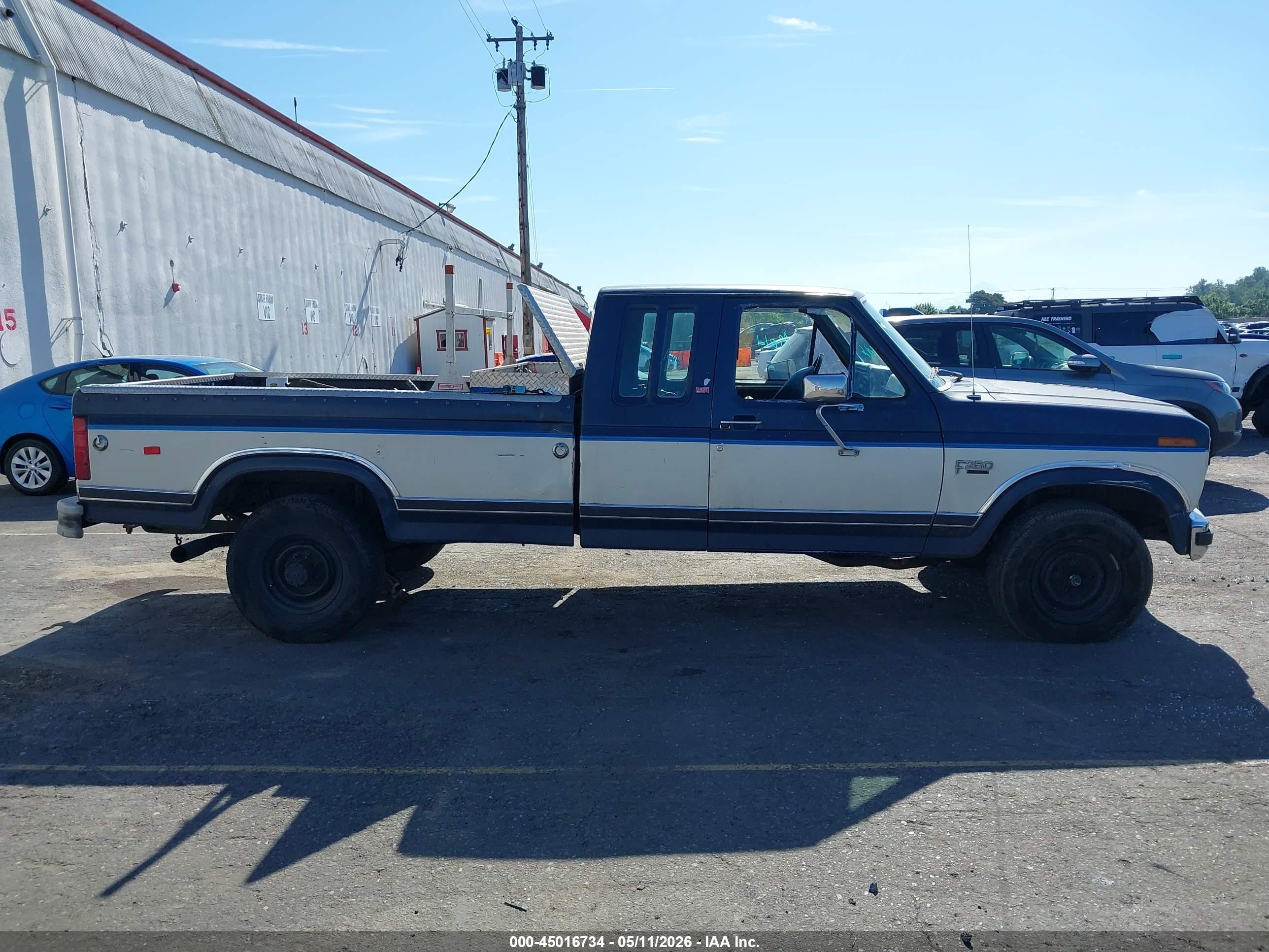 1986 Ford F250   Blue vin: 1FTHX25L3GKB59901