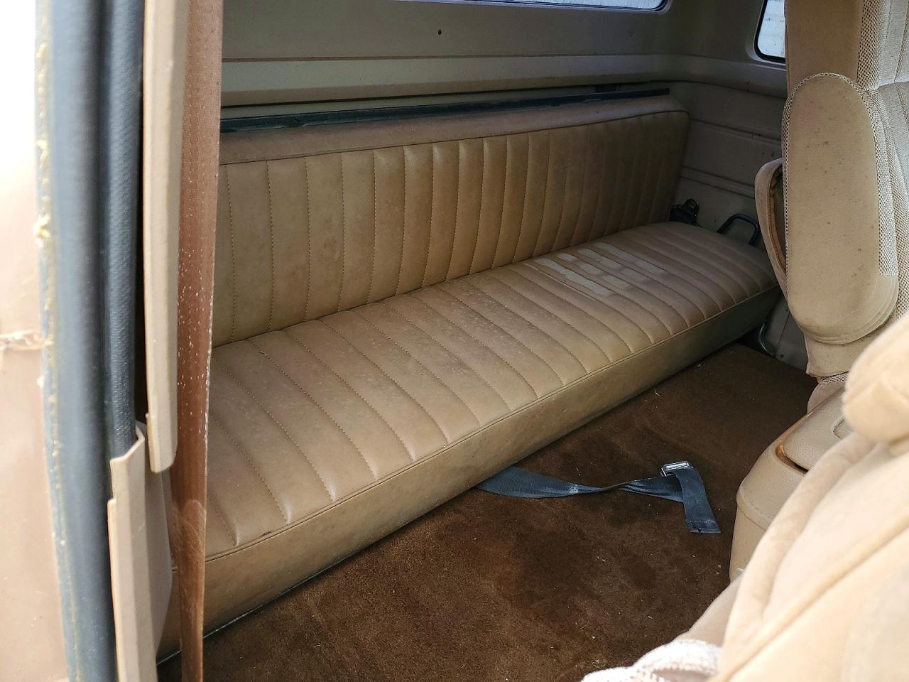 1986 Ford F250 Tan vin: 1FTHX25L7GKA72082