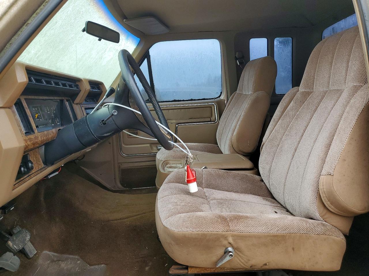 1986 Ford F250 Tan vin: 1FTHX25L7GKA72082