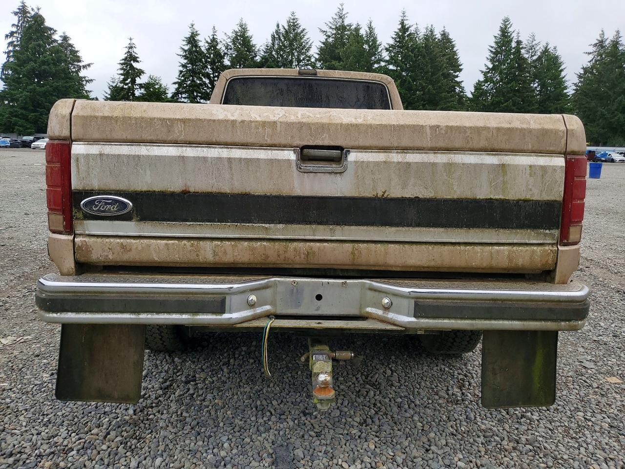 1986 Ford F250 Tan vin: 1FTHX25L7GKA72082