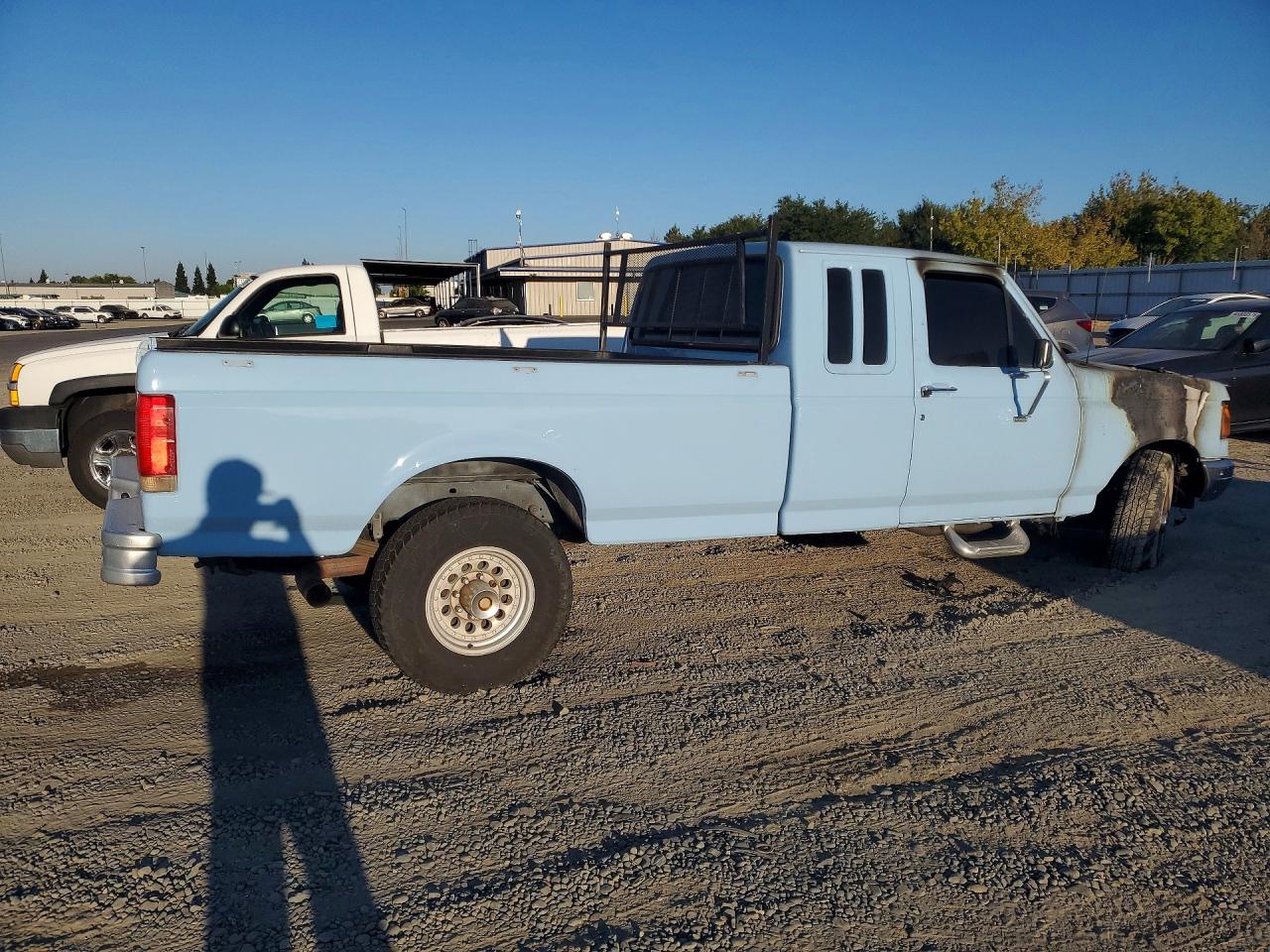 1987 Ford F250 Blue vin: 1FTHX25L8HKB22621