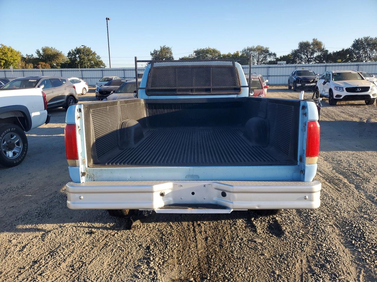 1987 Ford F250 Blue vin: 1FTHX25L8HKB22621