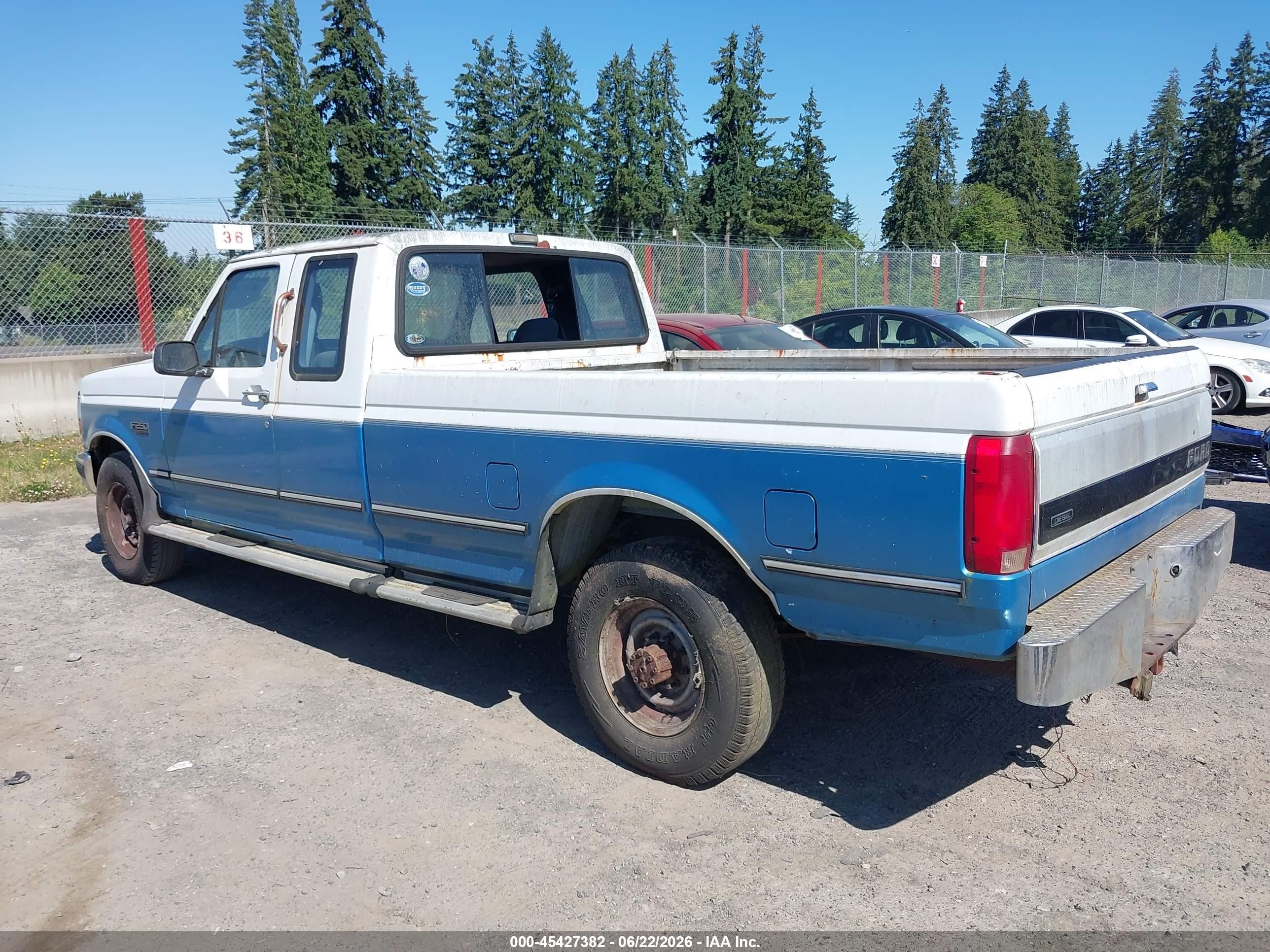 1992 Ford F250   White vin: 1FTHX25M4NKB25553