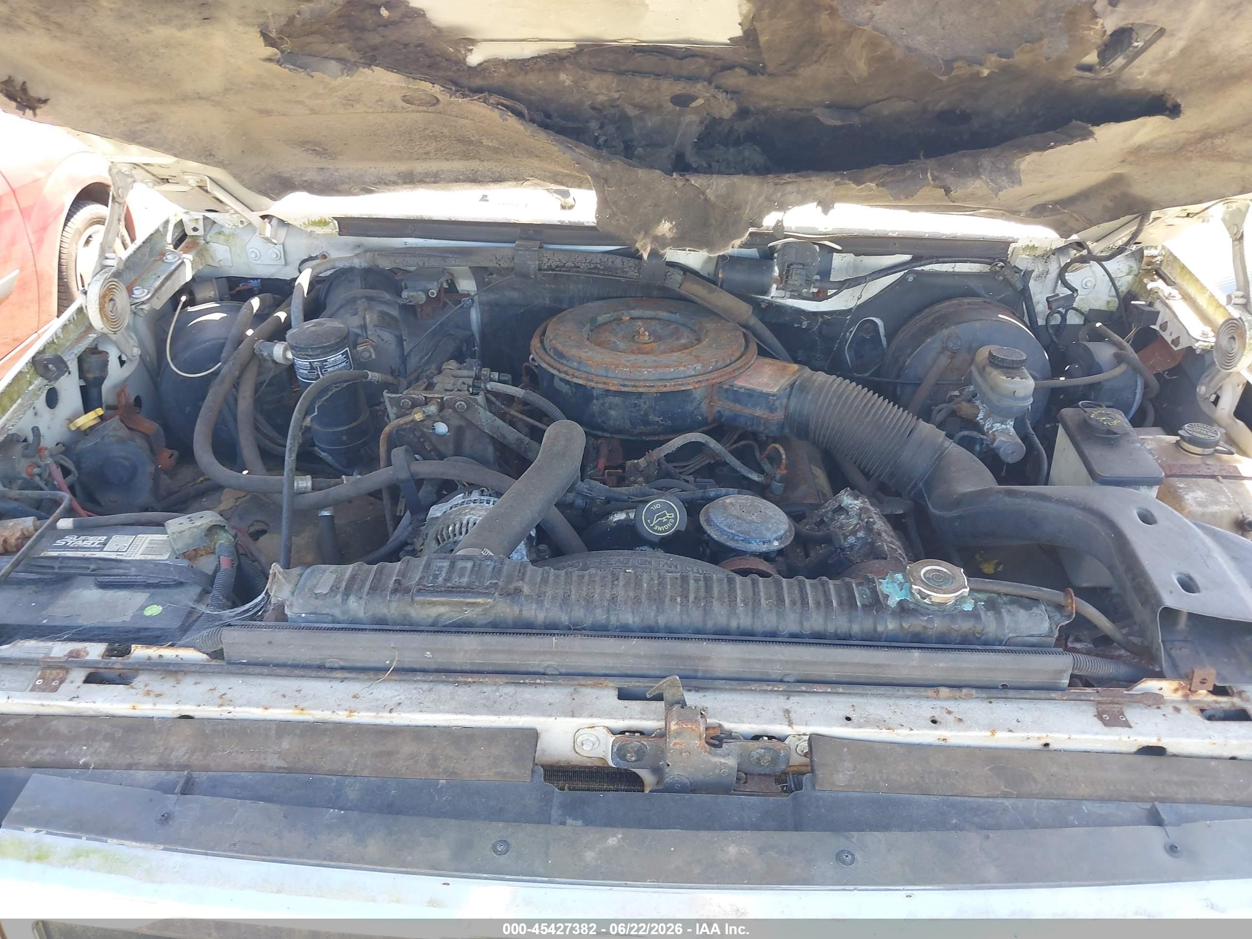 1992 Ford F250   White vin: 1FTHX25M4NKB25553