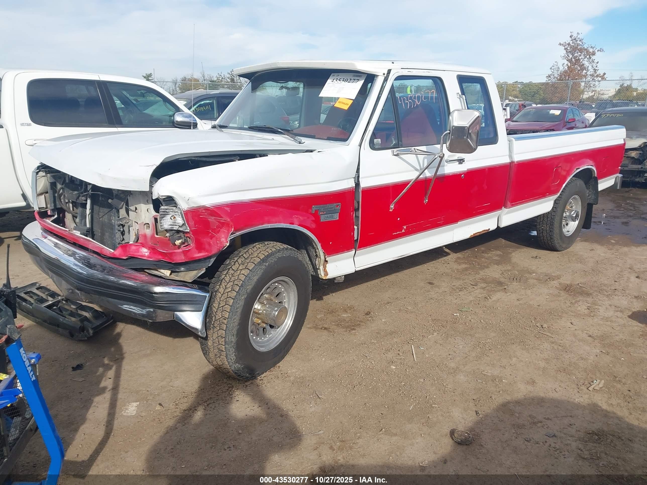 1993 Ford F250   White vin: 1FTHX25M5PKA08597
