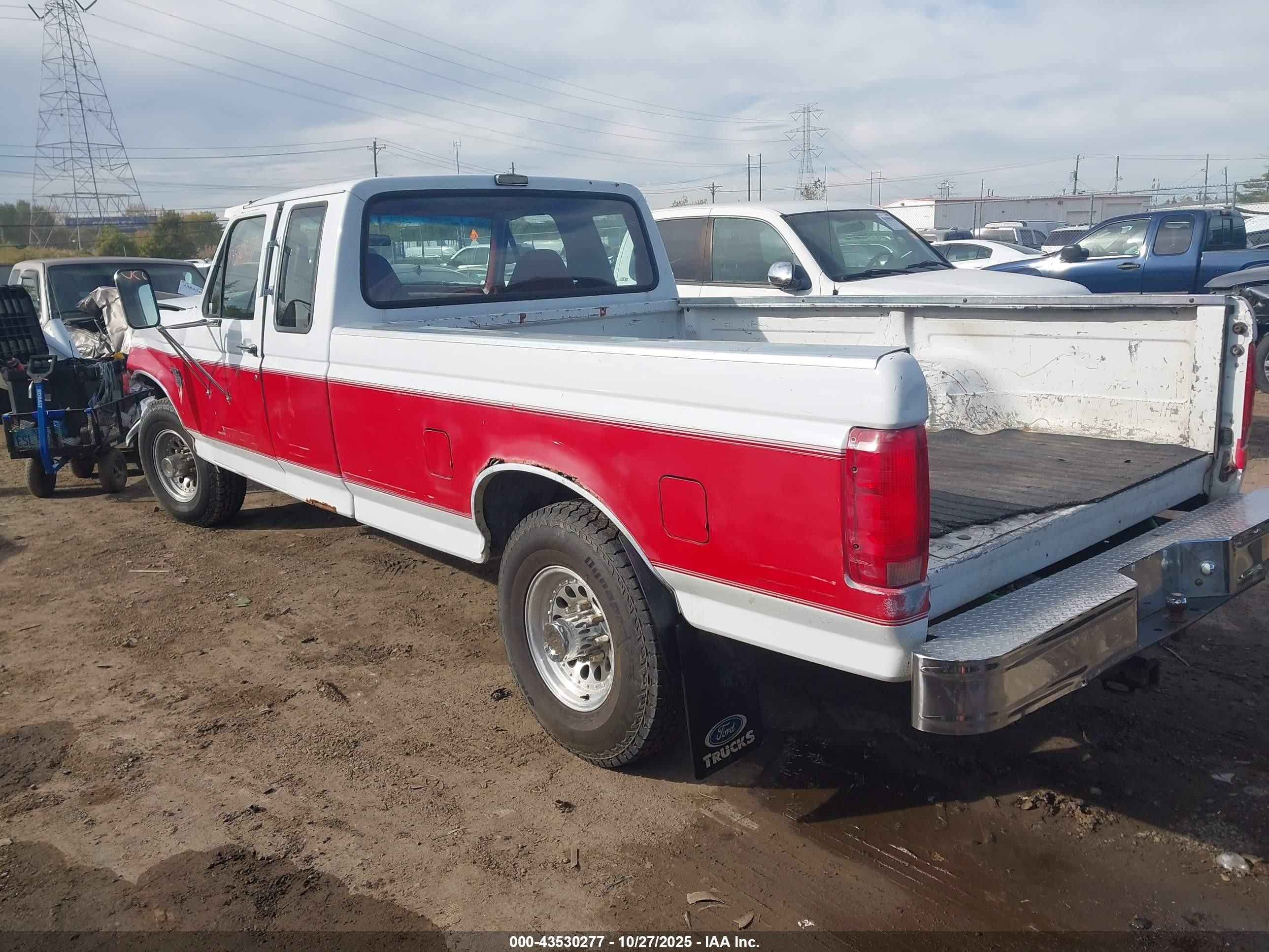 1993 Ford F250   White vin: 1FTHX25M5PKA08597