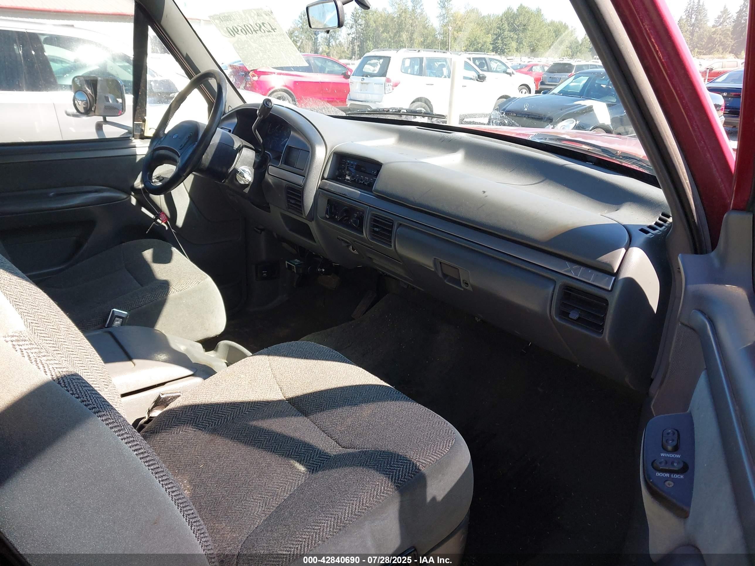 1993 Ford F250   Red vin: 1FTHX25M6PKA24095