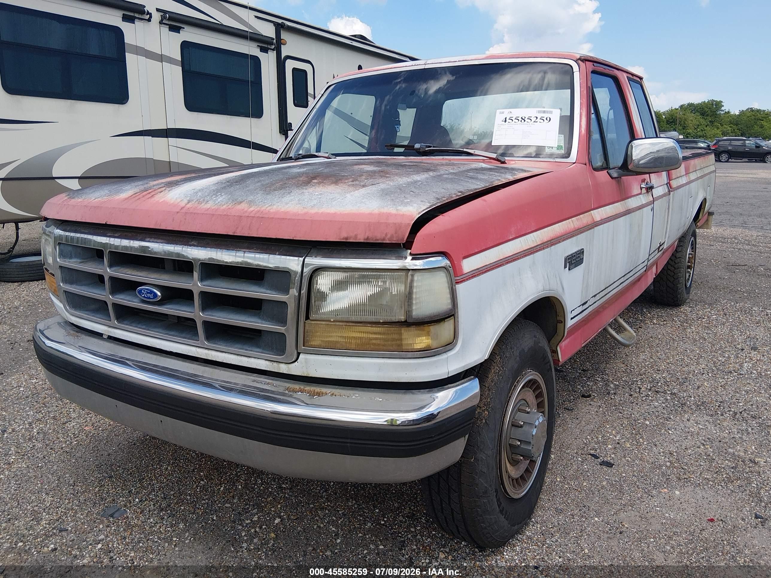 1993 Ford F250   Red vin: 1FTHX25M8PKB23808