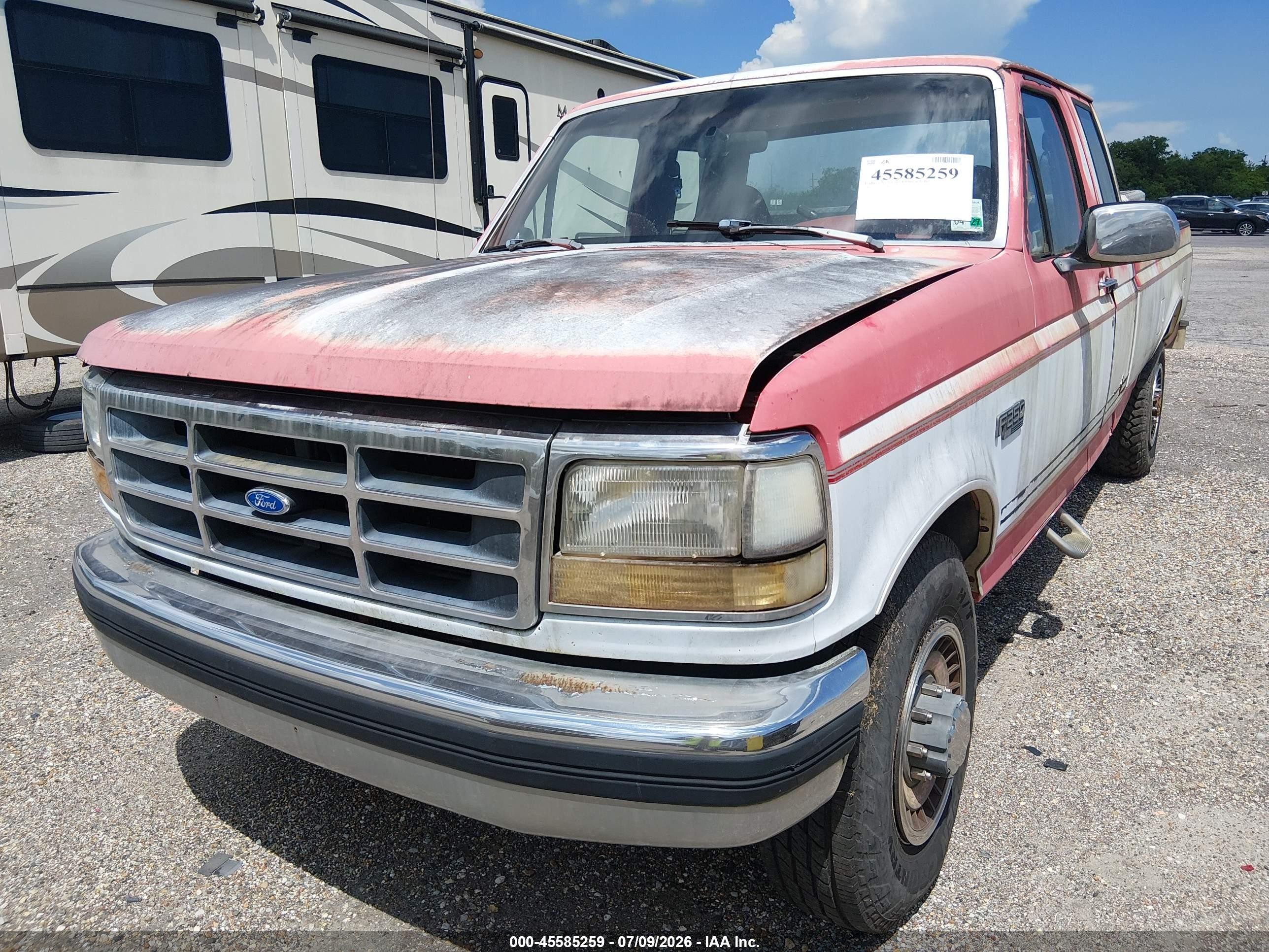 1993 Ford F250   Red vin: 1FTHX25M8PKB23808