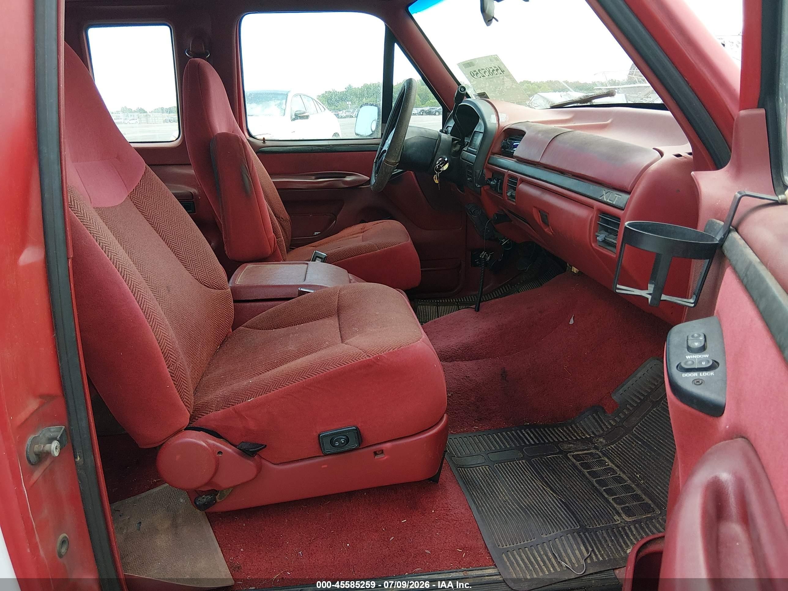 1993 Ford F250   Red vin: 1FTHX25M8PKB23808