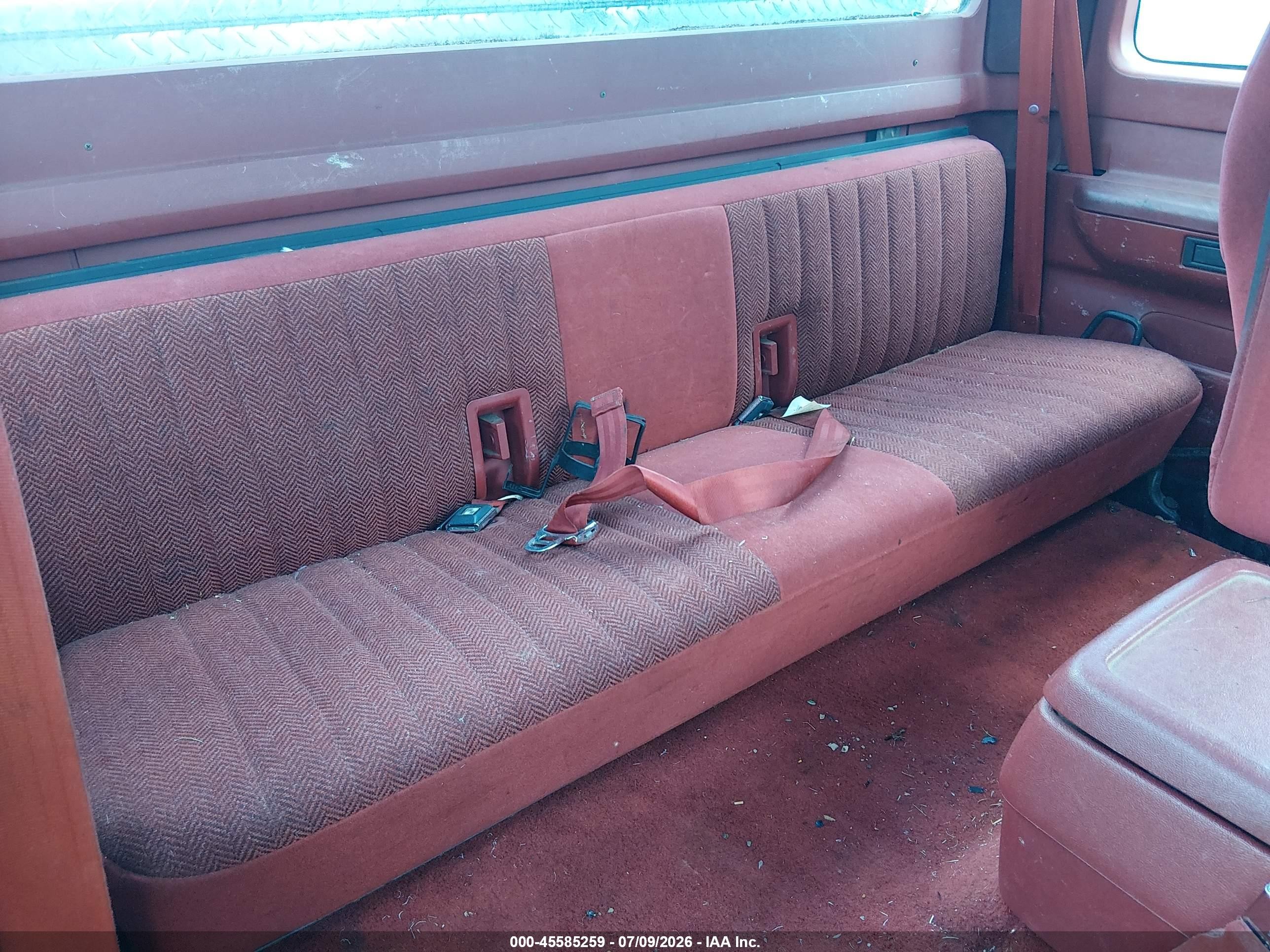 1993 Ford F250   Red vin: 1FTHX25M8PKB23808