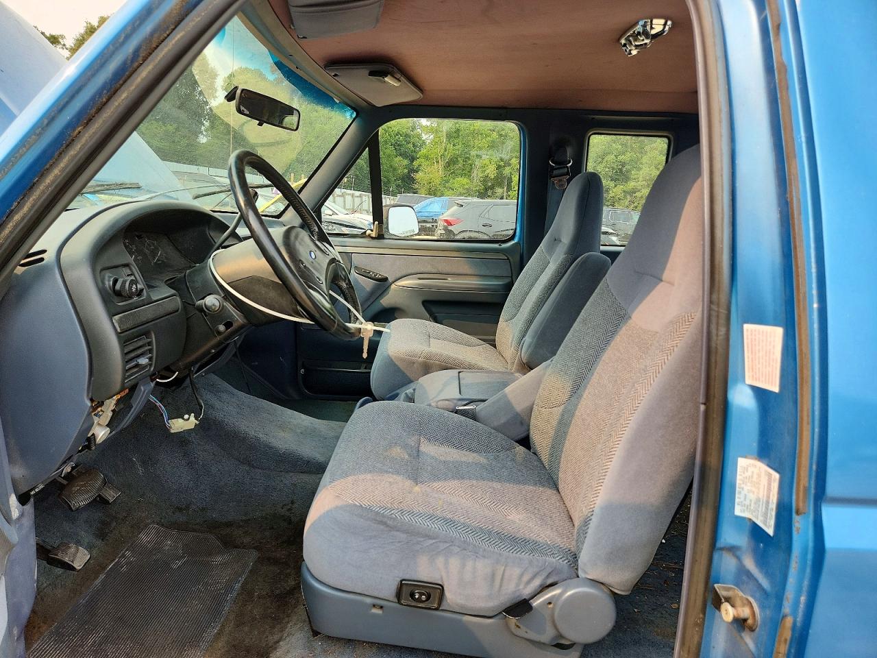 1993 Ford F250 Blue vin: 1FTHX25M9PKB14924