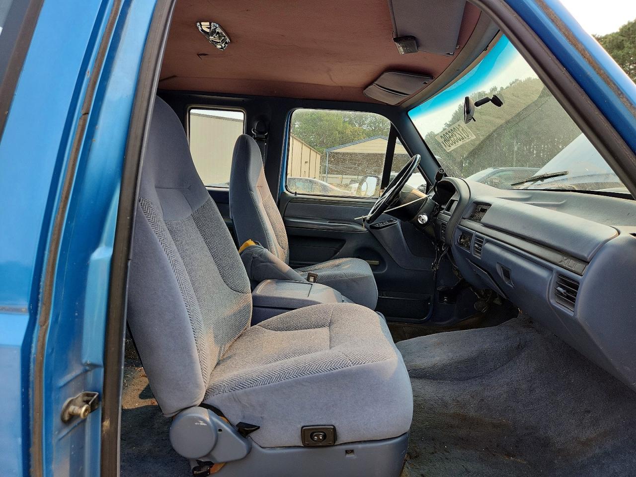 1993 Ford F250 Blue vin: 1FTHX25M9PKB14924